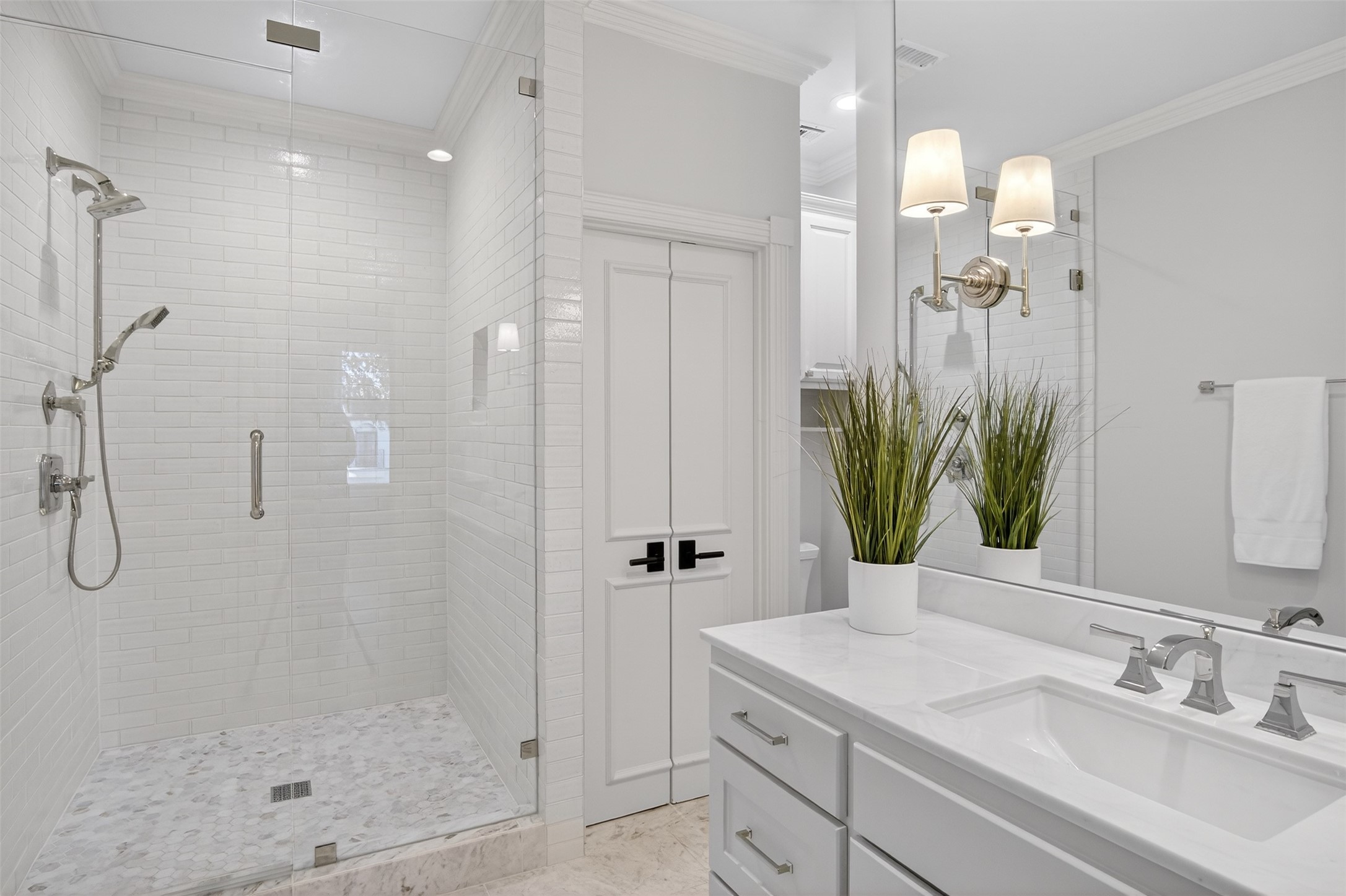 6011 Lakehurst Avenue, Dallas, TX, 75230