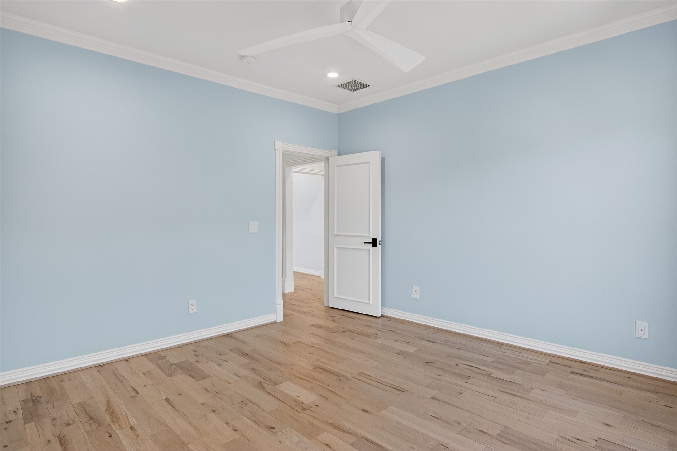 6011 Lakehurst Avenue, Dallas, TX, 75230