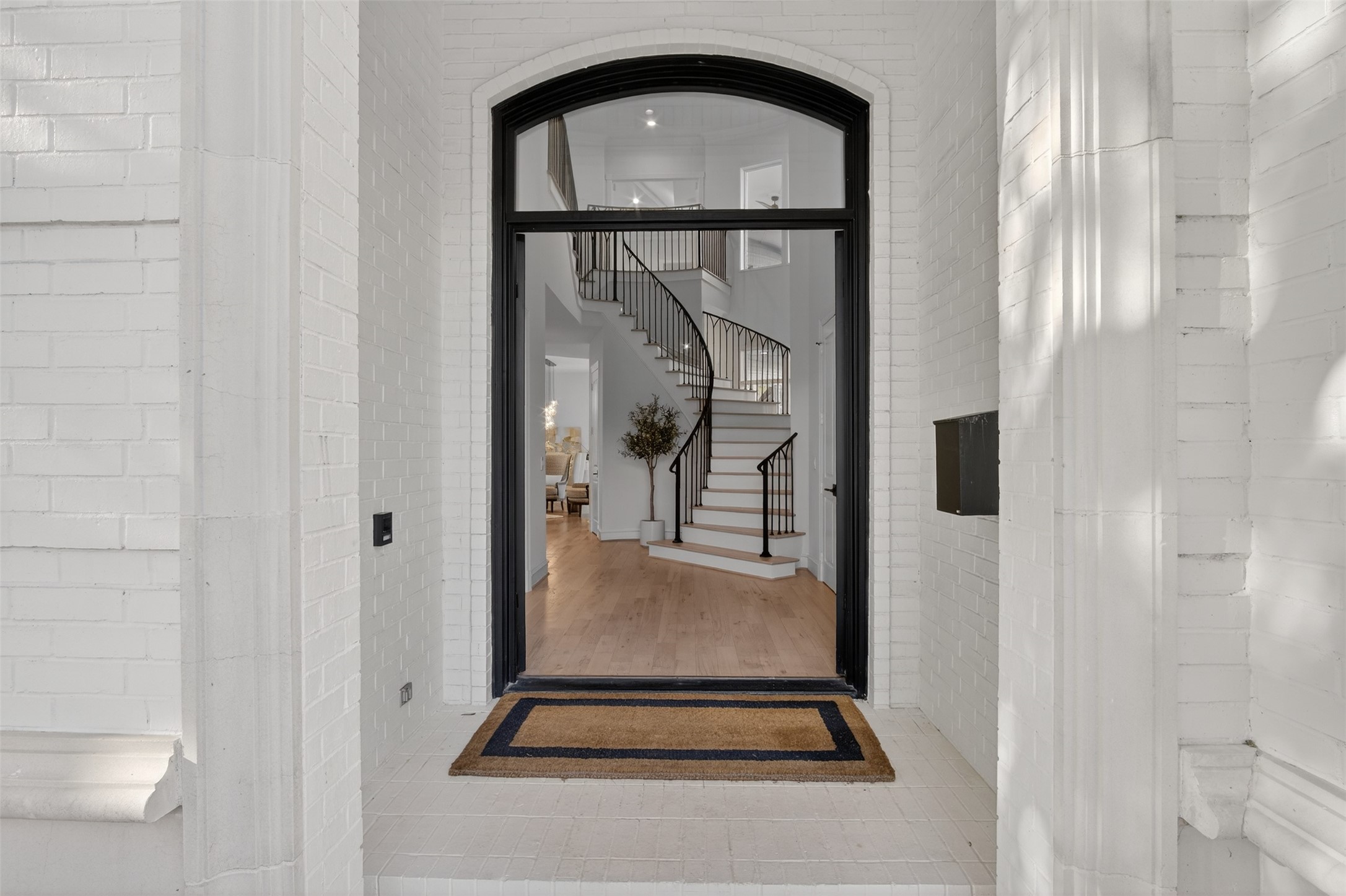 6011 Lakehurst Avenue, Dallas, TX, 75230