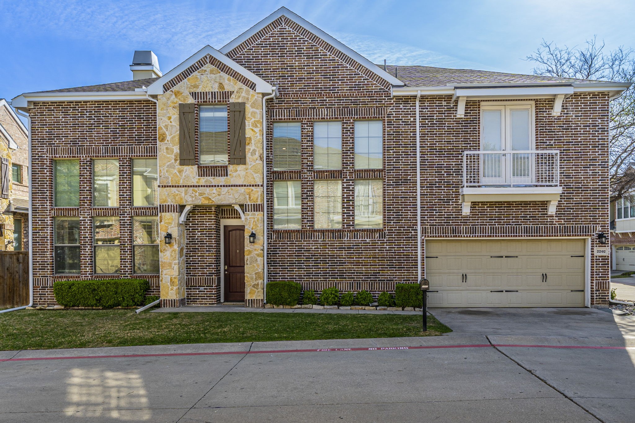 Property photo 01 of 2202 Shady Vista, Richardson, TX 75080 | MLS #21167740