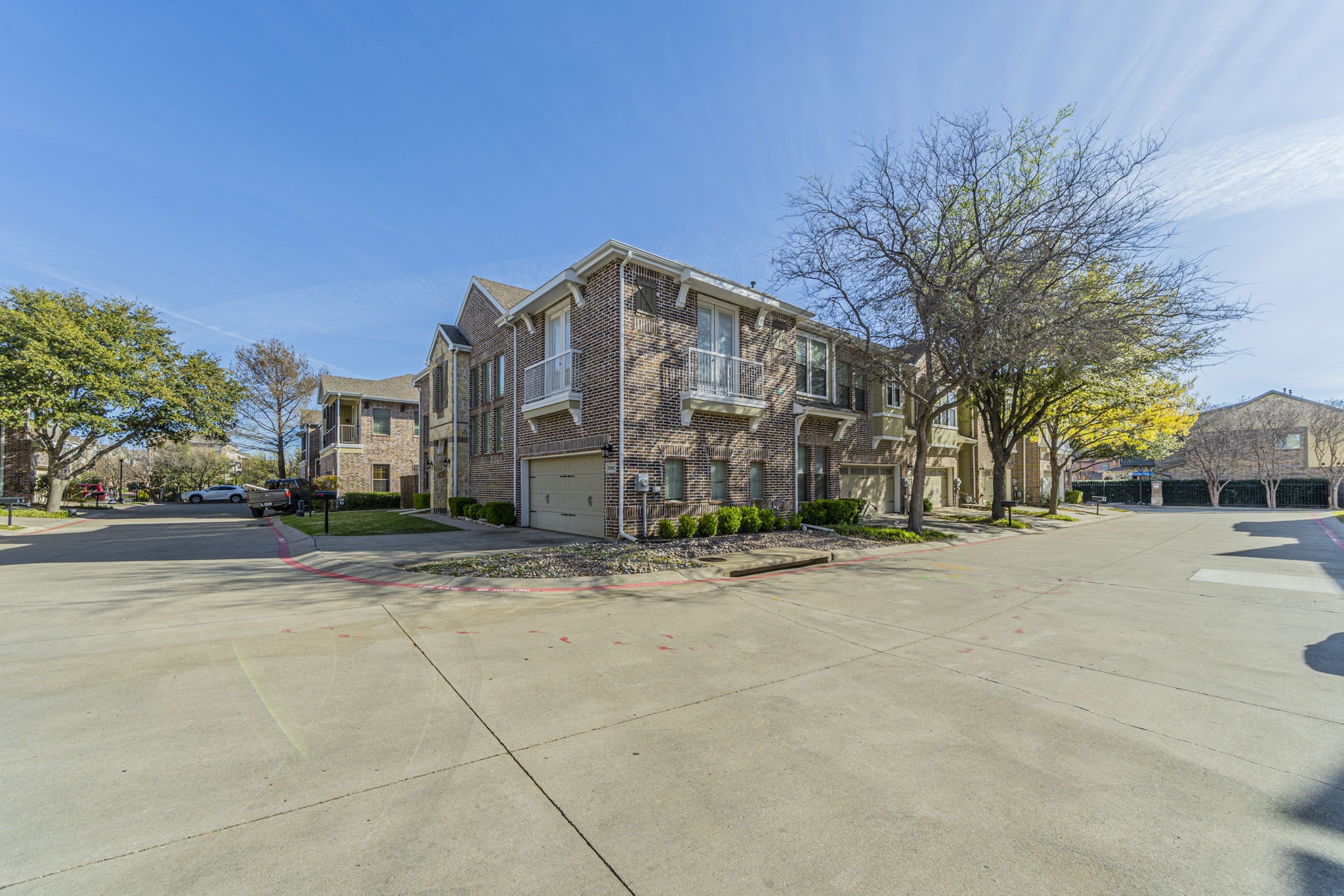 Property photo 03 of 2202 Shady Vista, Richardson, TX 75080 | MLS #21167740
