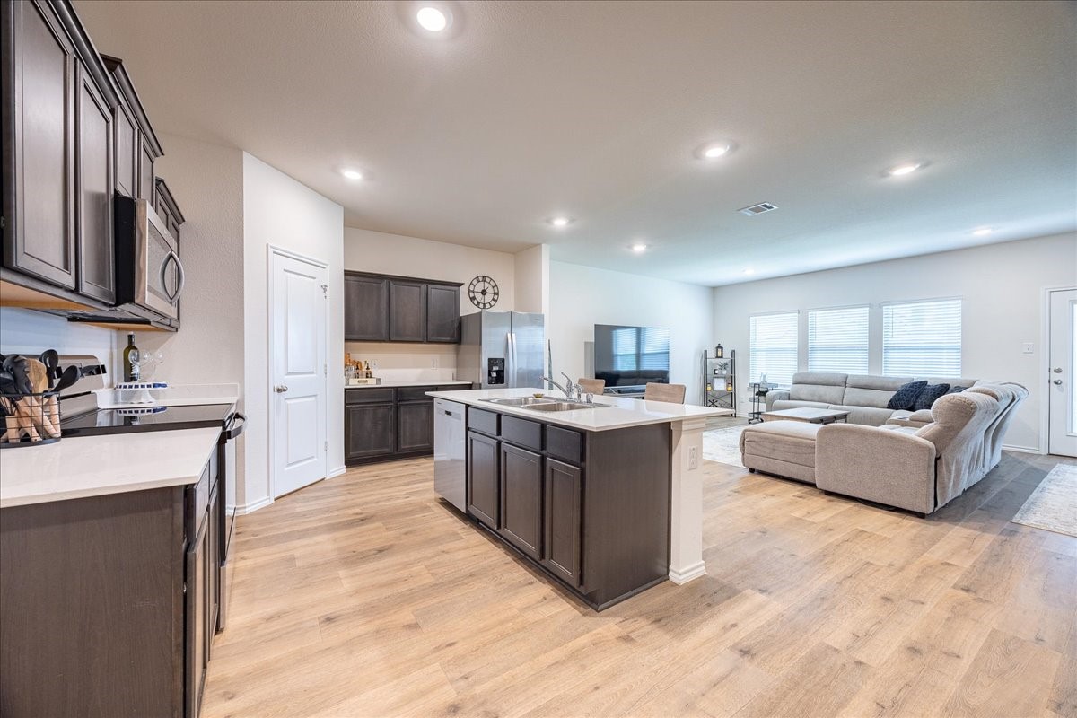 729 Amelia Court, Pilot Point, TX, 76258
