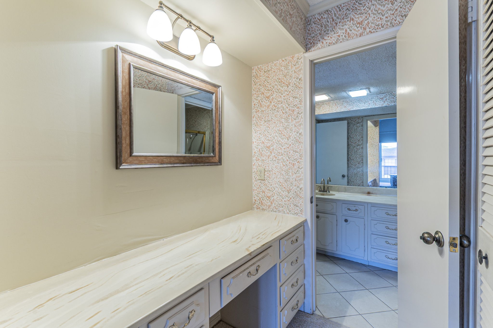 408 Hollyhill Lane, Denton, TX, 76205
