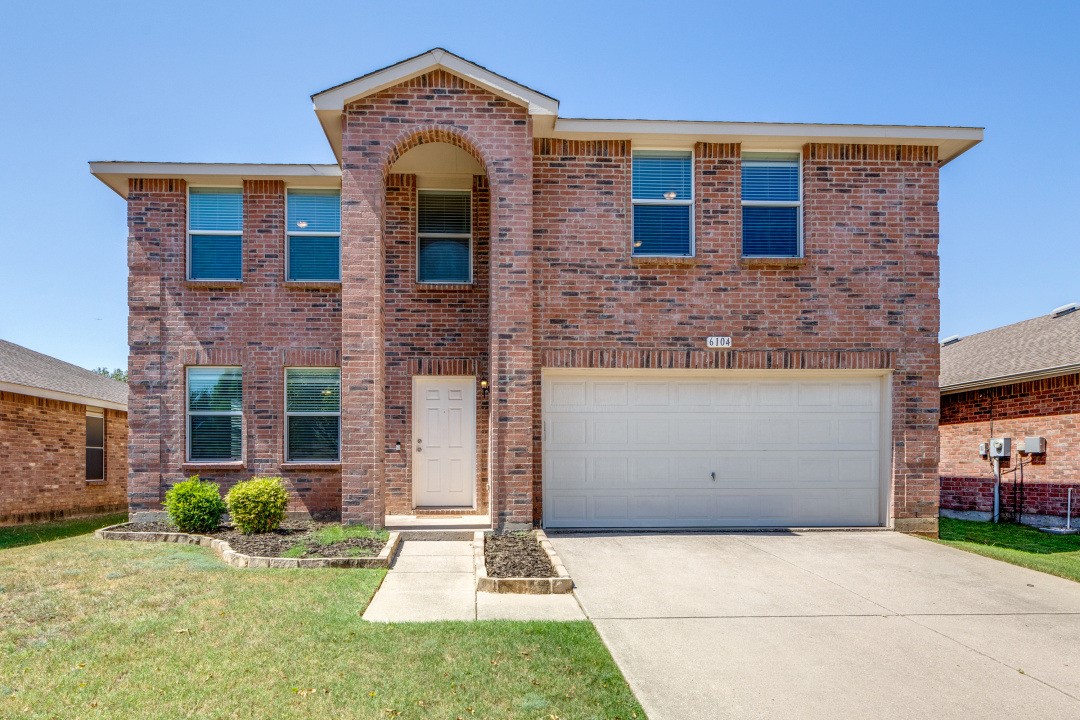 Property photo 01 of 6104 St James Place, Denton, TX 76210 | MLS #21168221