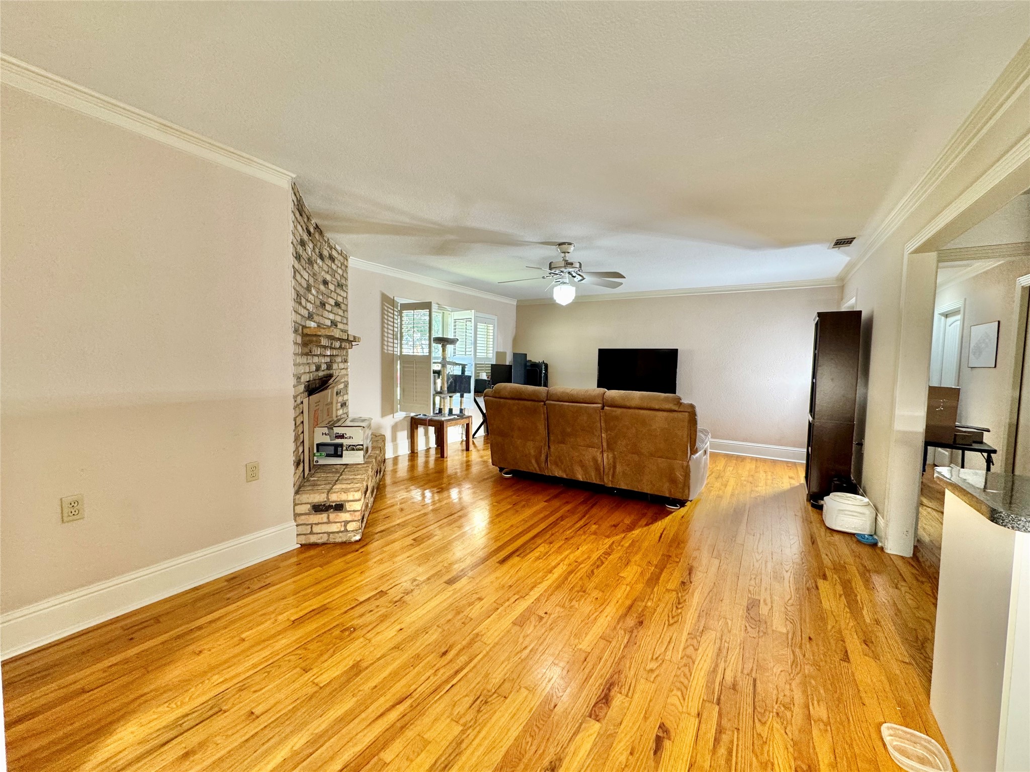 Property photo 04 of 6712 Timothy Drive, Dallas, TX 75227 | MLS #21169153