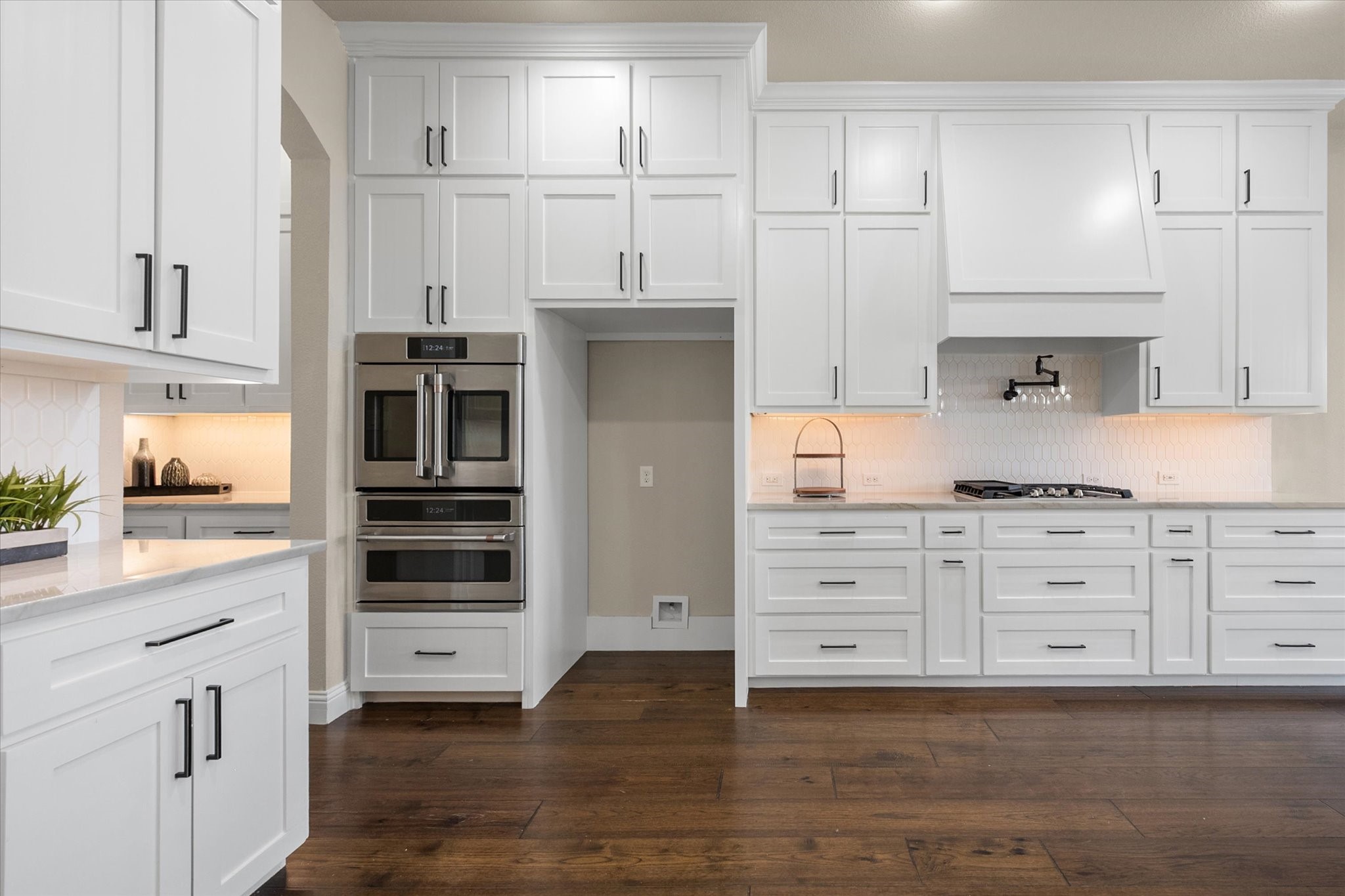 925 Sandy Hill, Burleson, TX, 76028