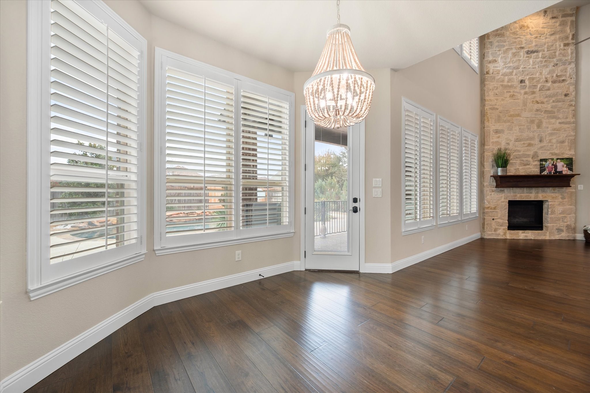 925 Sandy Hill, Burleson, TX, 76028