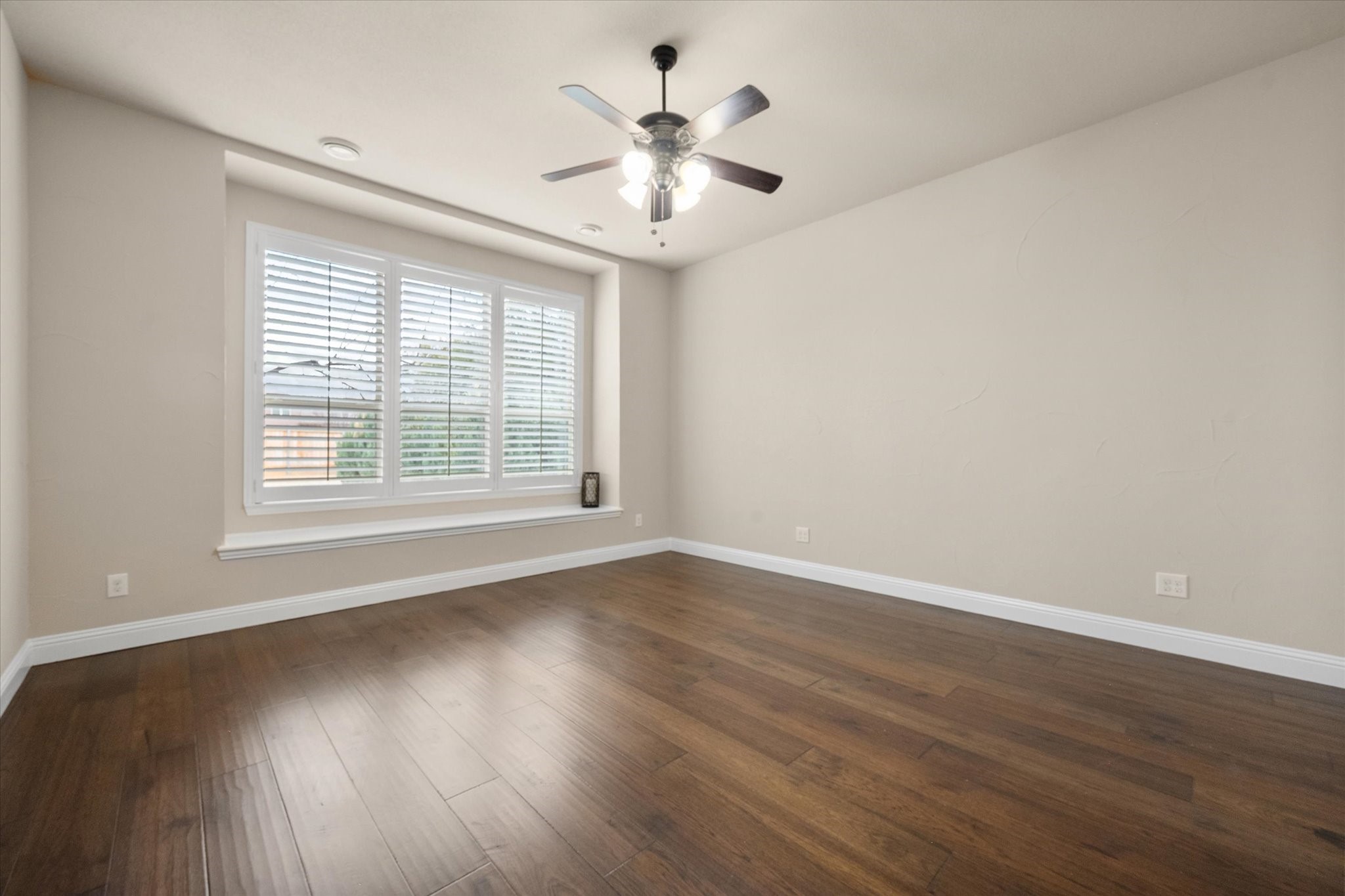 925 Sandy Hill, Burleson, TX, 76028