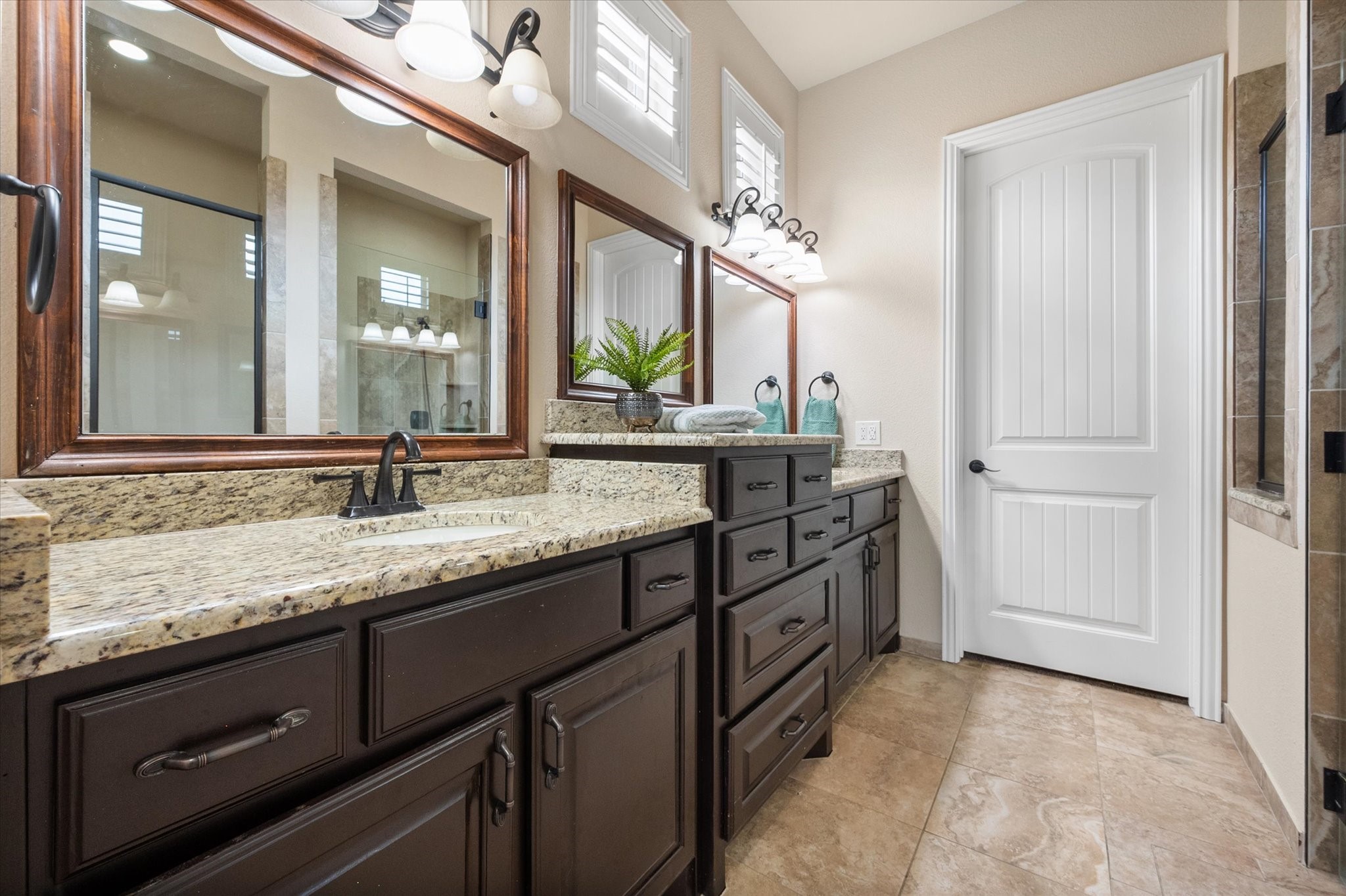 925 Sandy Hill, Burleson, TX, 76028