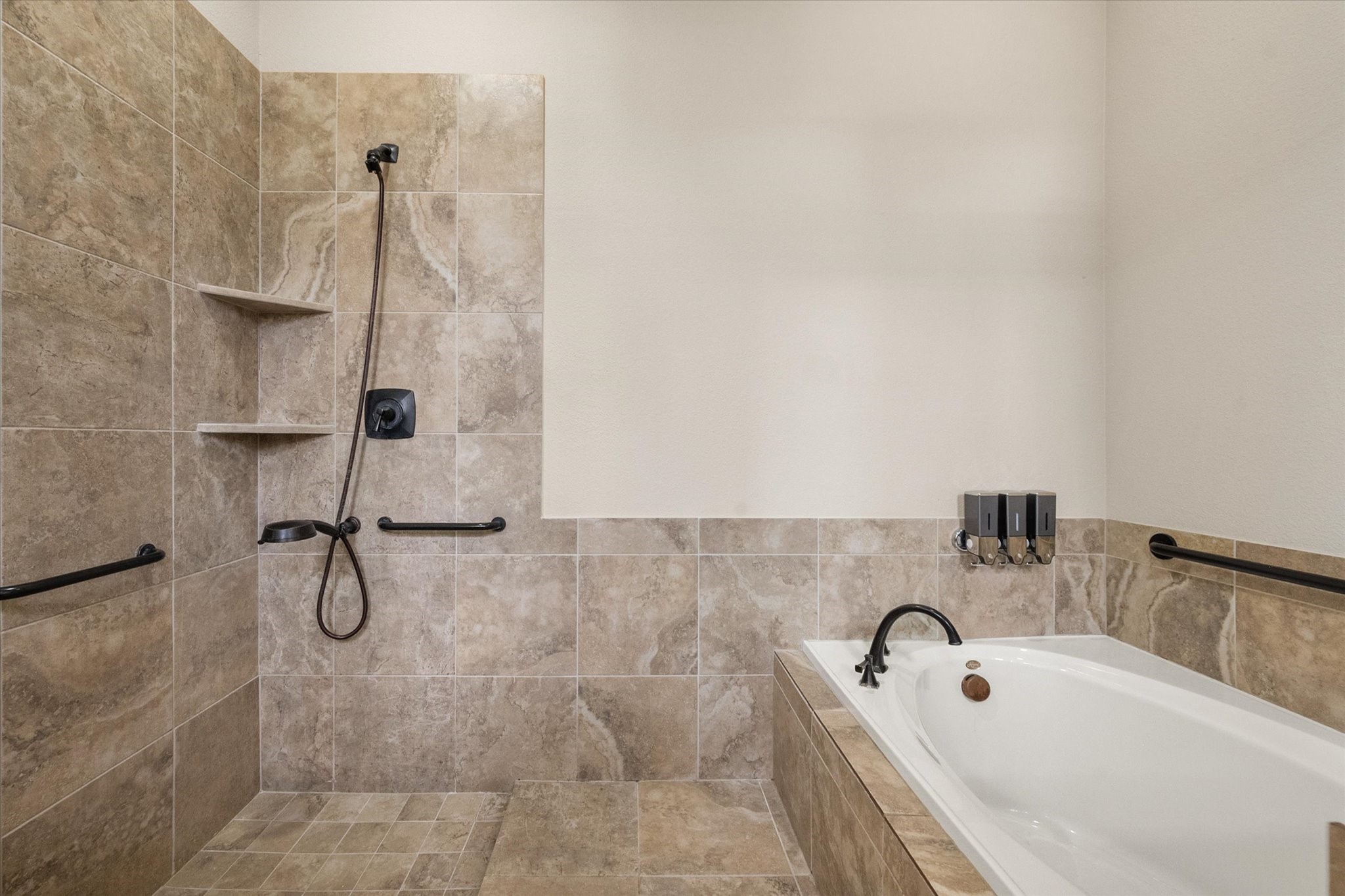 925 Sandy Hill, Burleson, TX, 76028