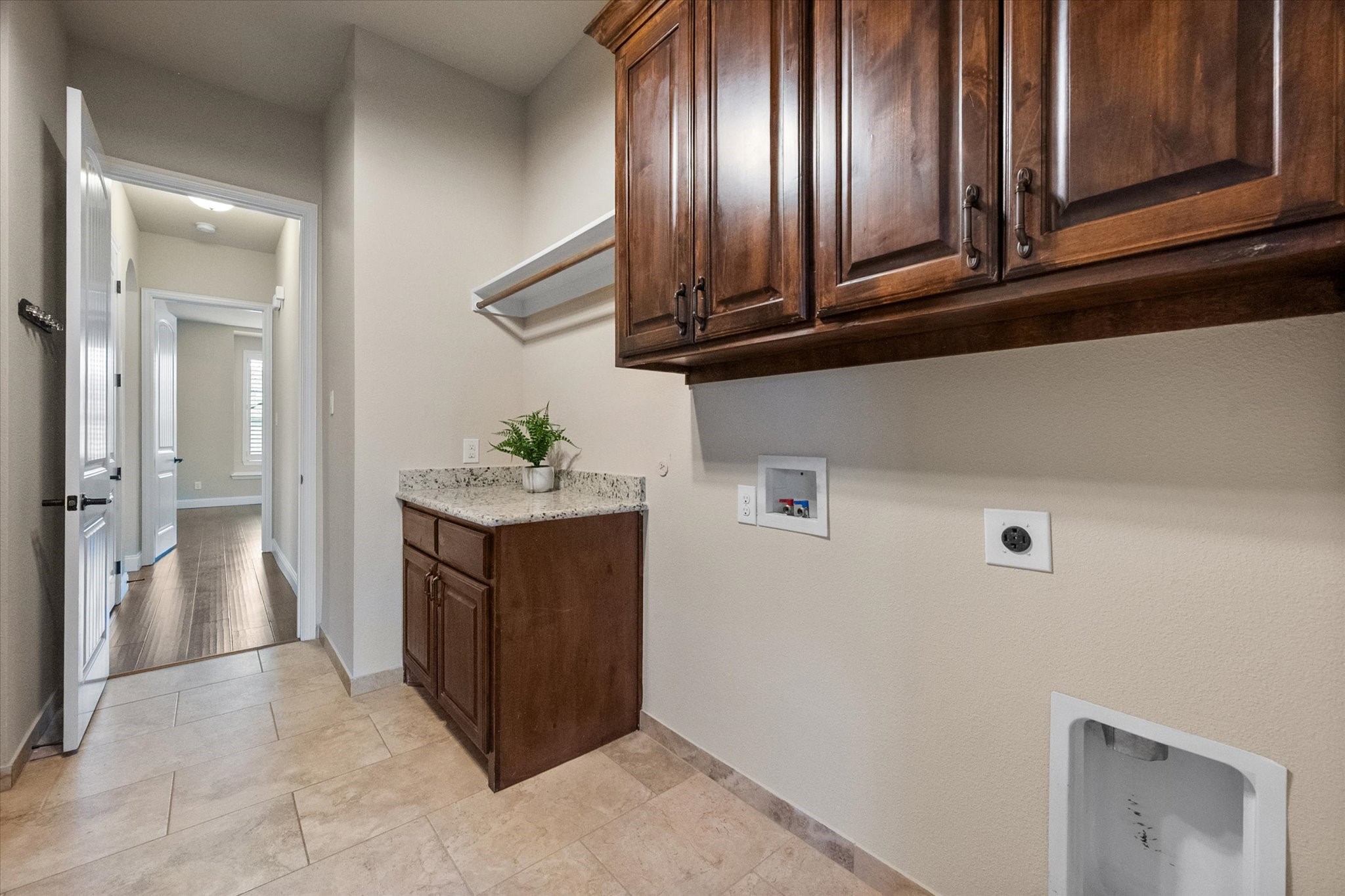 925 Sandy Hill, Burleson, TX, 76028