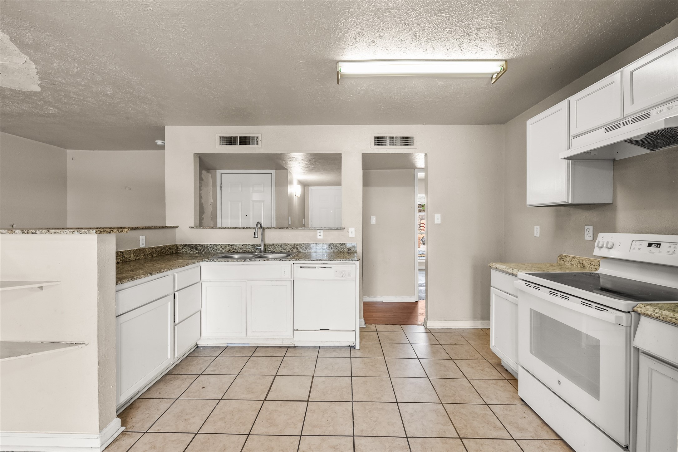 3817 Longmeadow Way, Fort Worth, TX, 76133