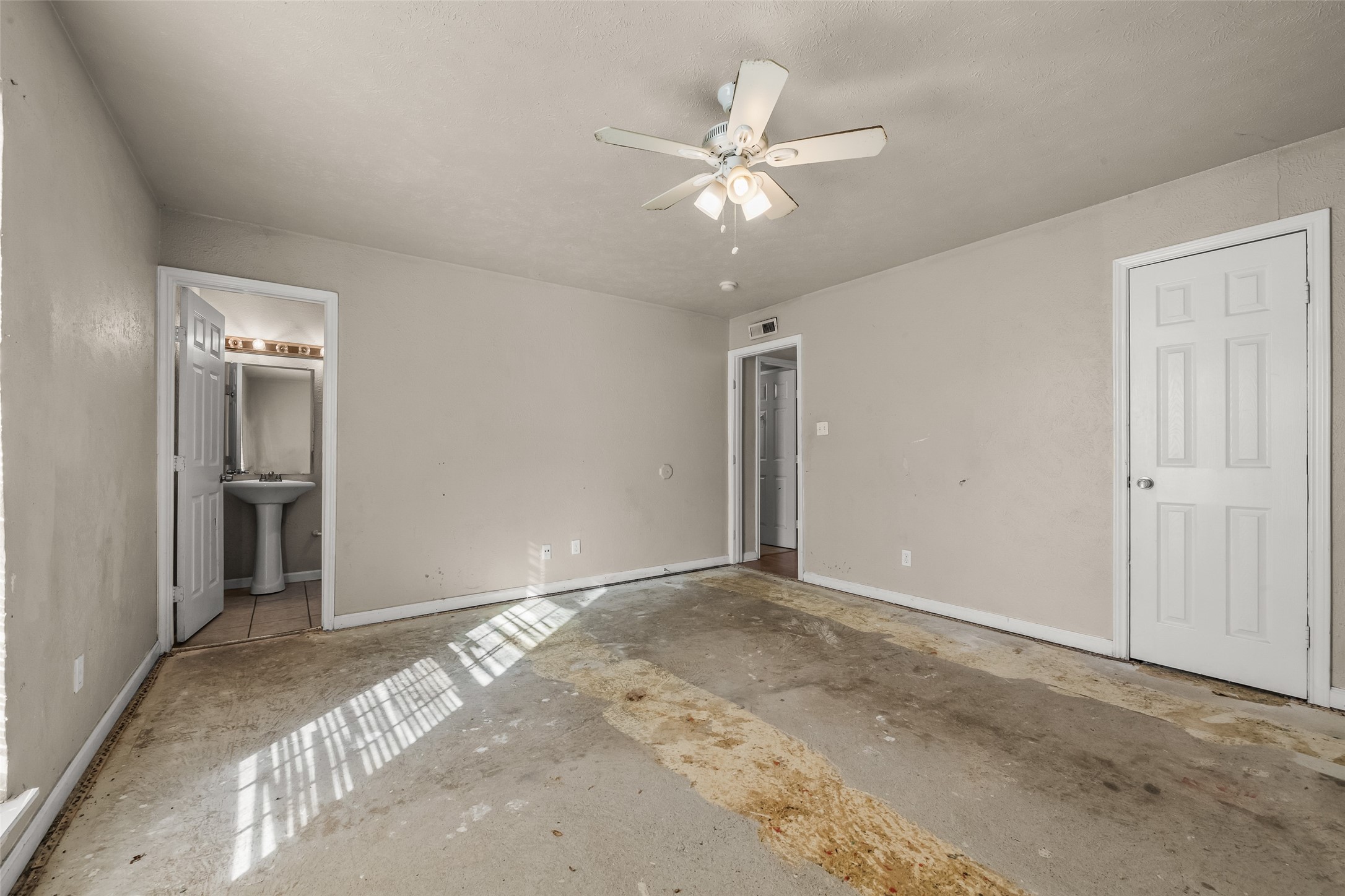 3817 Longmeadow Way, Fort Worth, TX, 76133