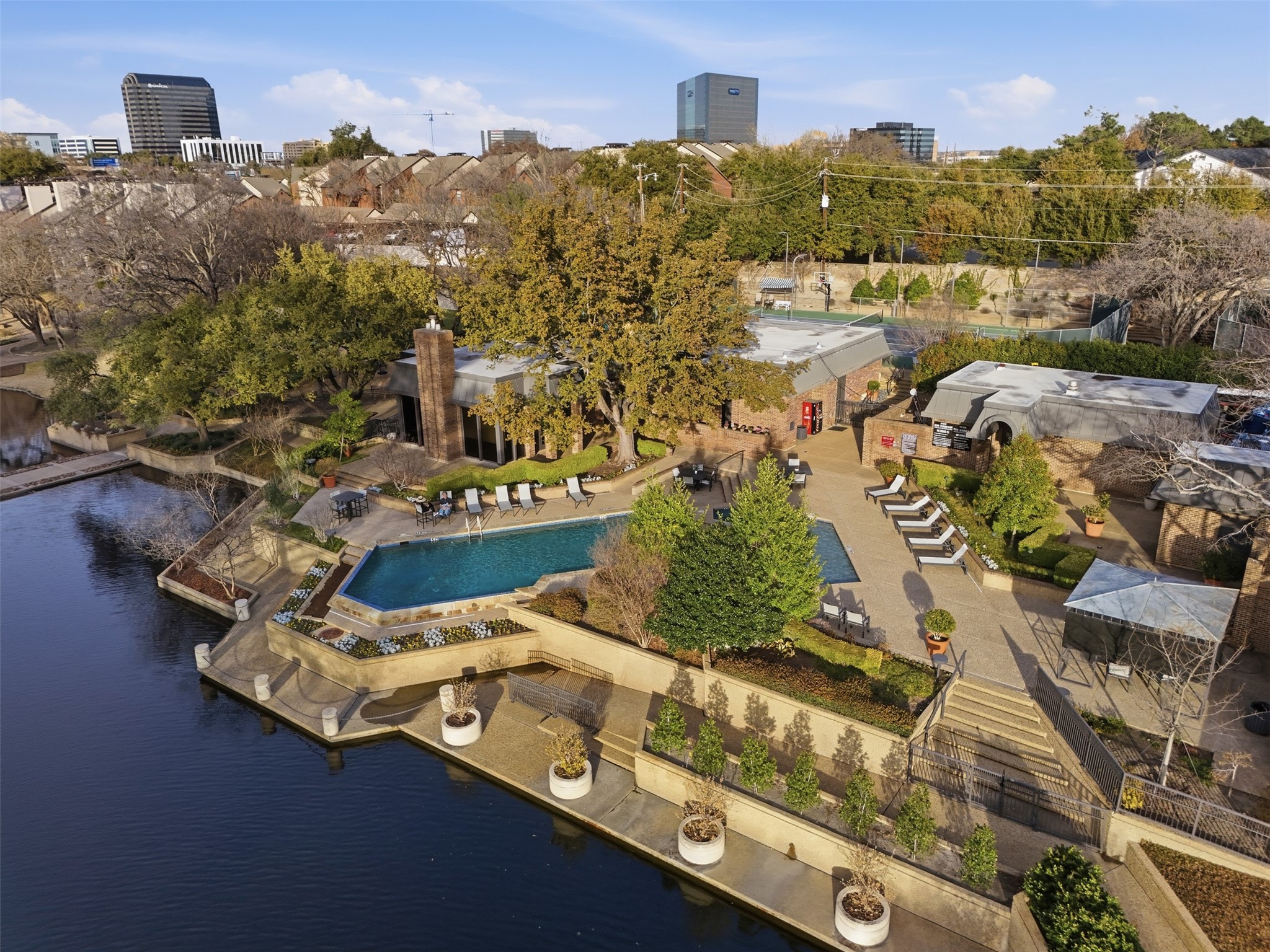 2 Parliament Place, Dallas, TX, 75225