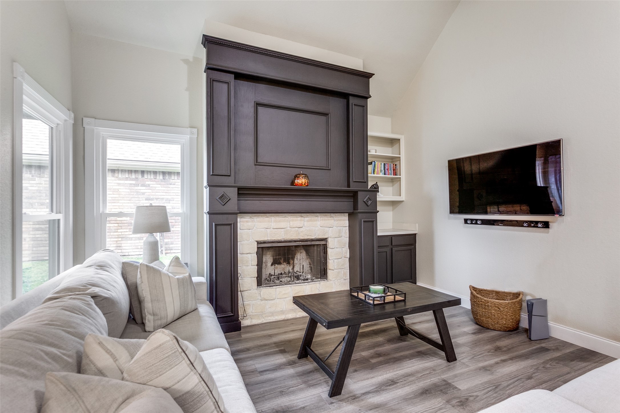 Property photo 02 of 211 Piccadilly Circle, Wylie, TX 75098 | MLS #21172388