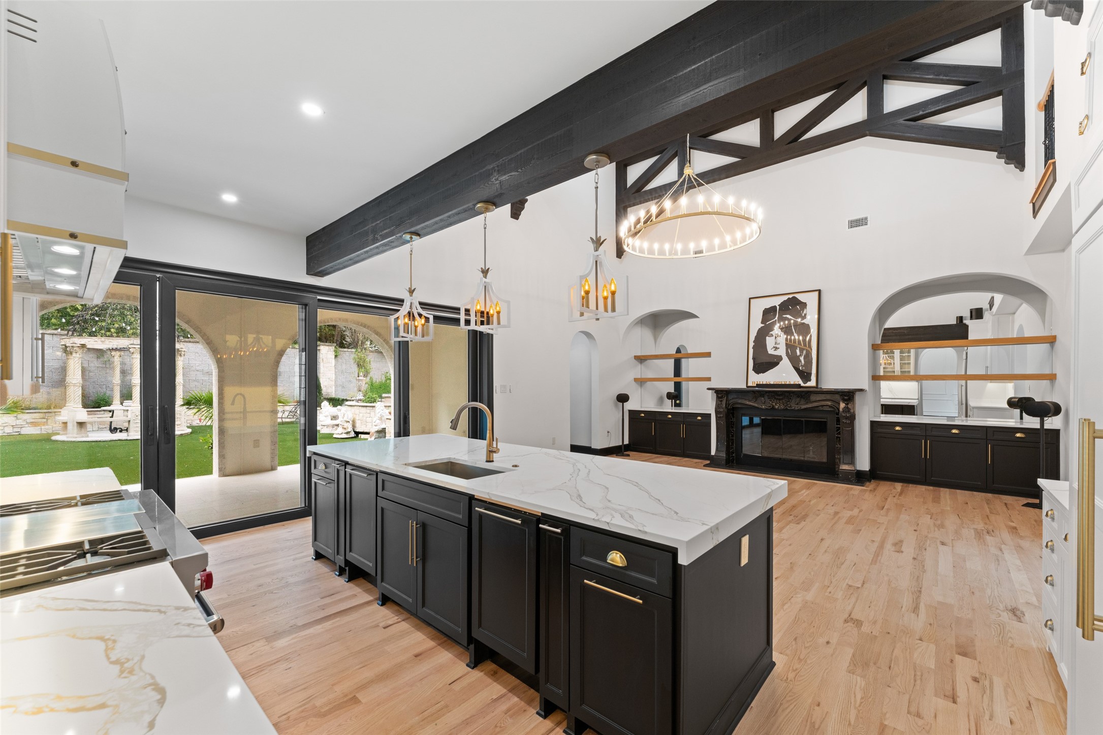 6941 Gaston Avenue, Dallas, TX, 75214