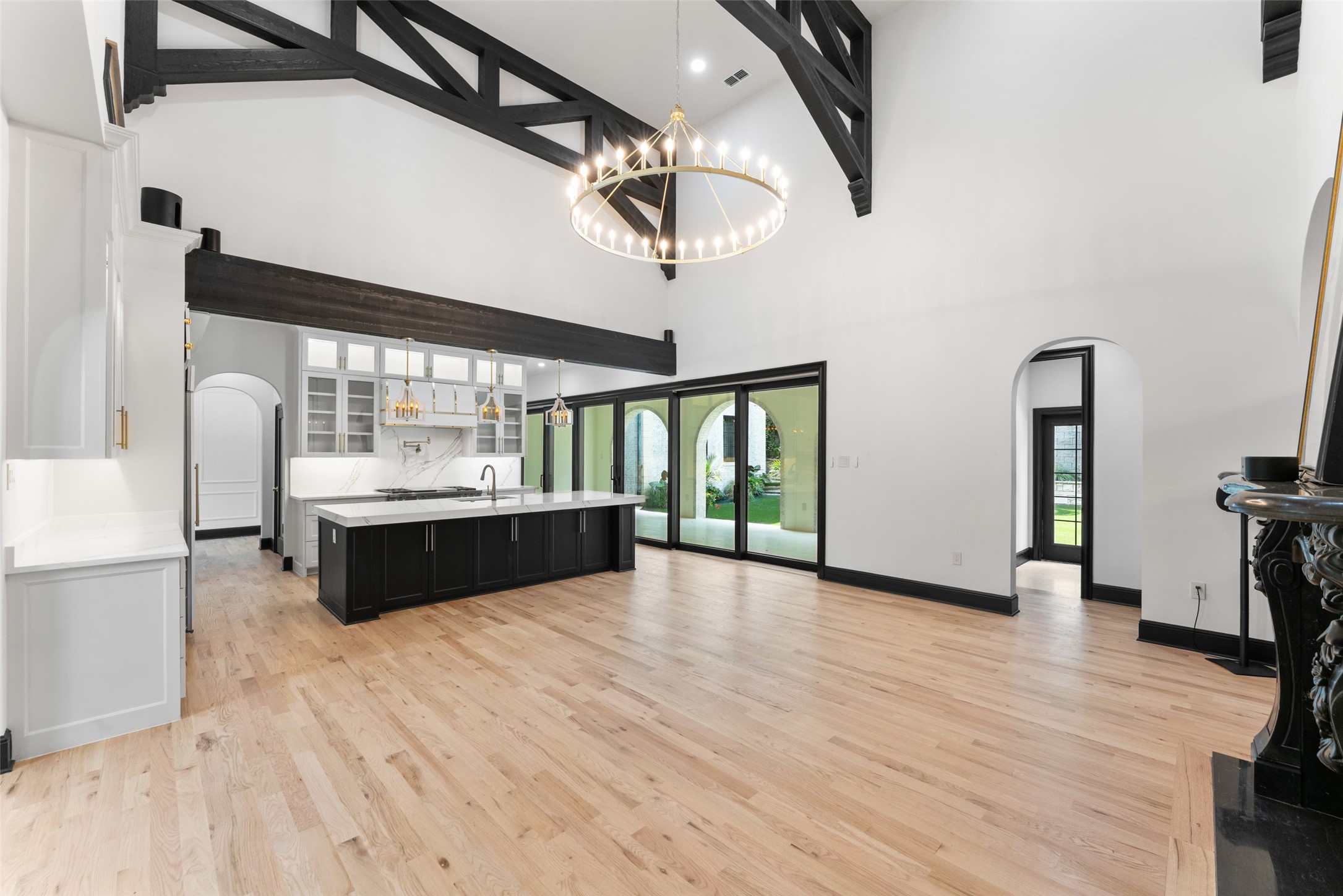 6941 Gaston Avenue, Dallas, TX, 75214