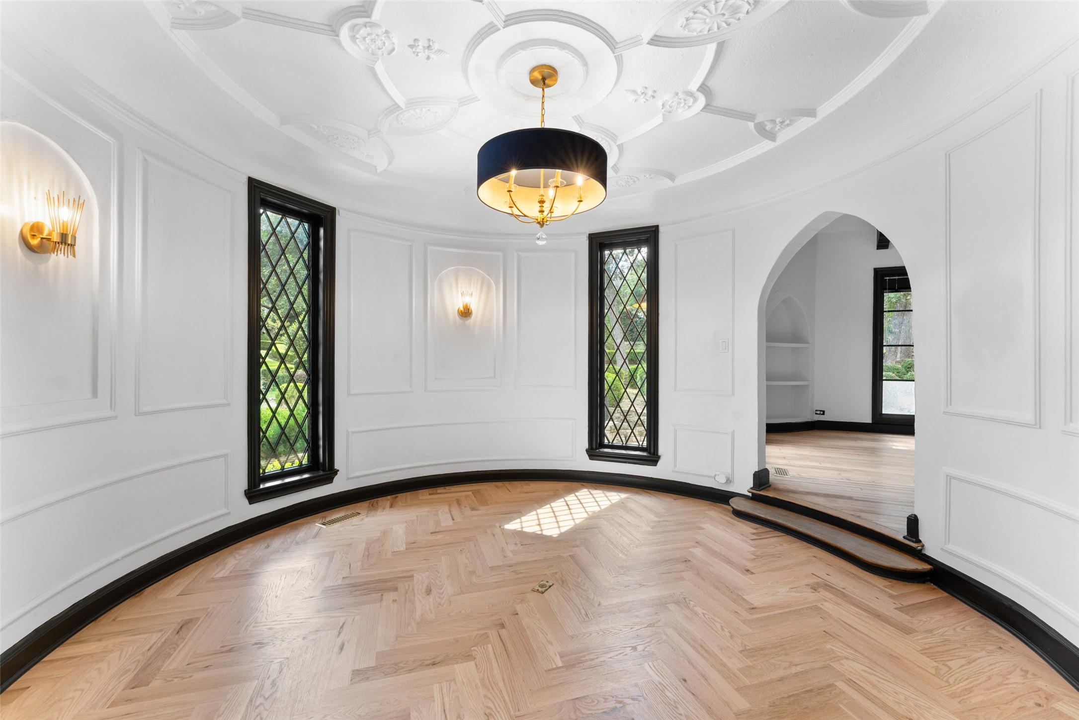 6941 Gaston Avenue, Dallas, TX, 75214