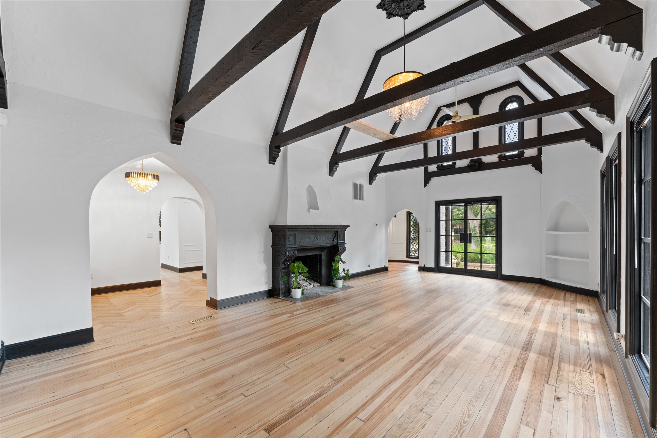6941 Gaston Avenue, Dallas, TX, 75214