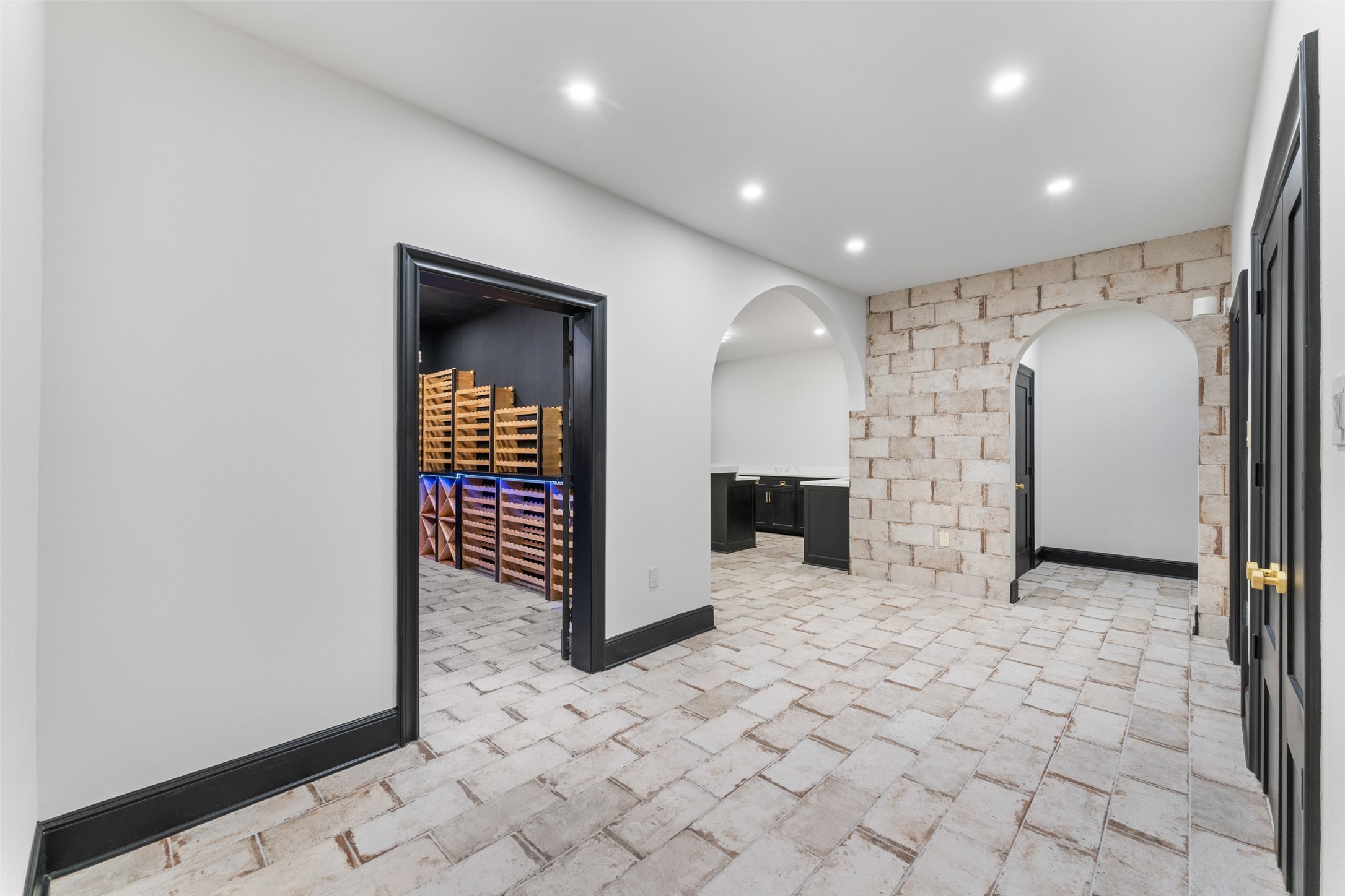 6941 Gaston Avenue, Dallas, TX, 75214