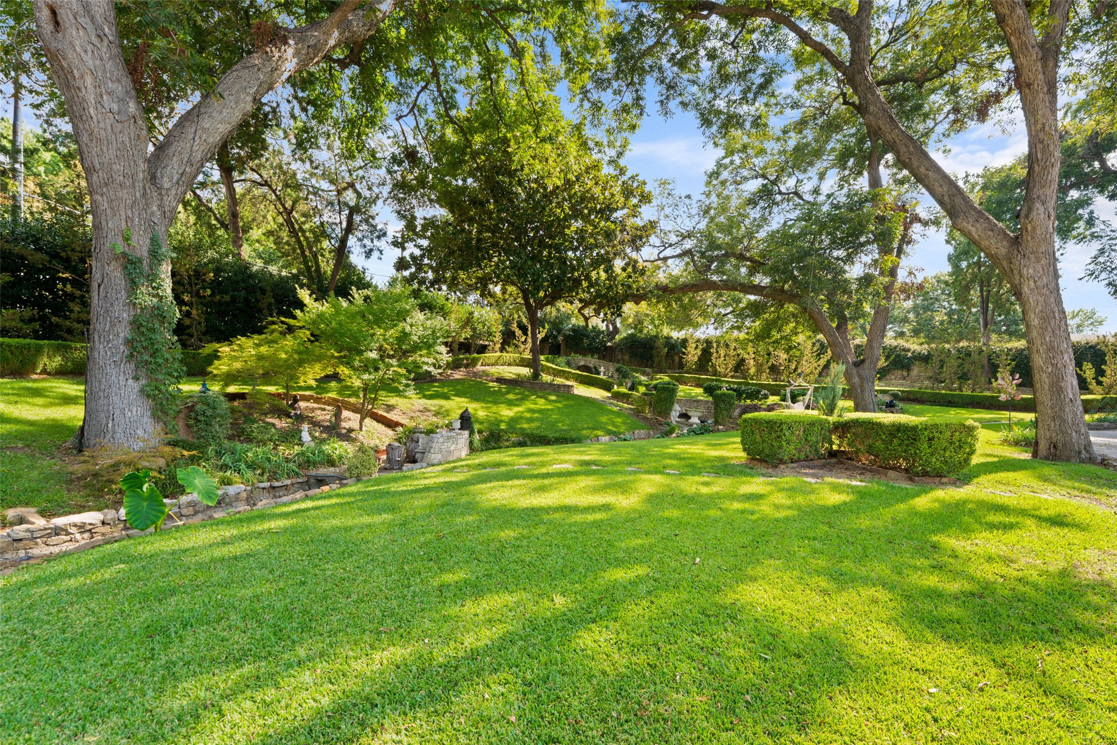 6941 Gaston Avenue, Dallas, TX, 75214