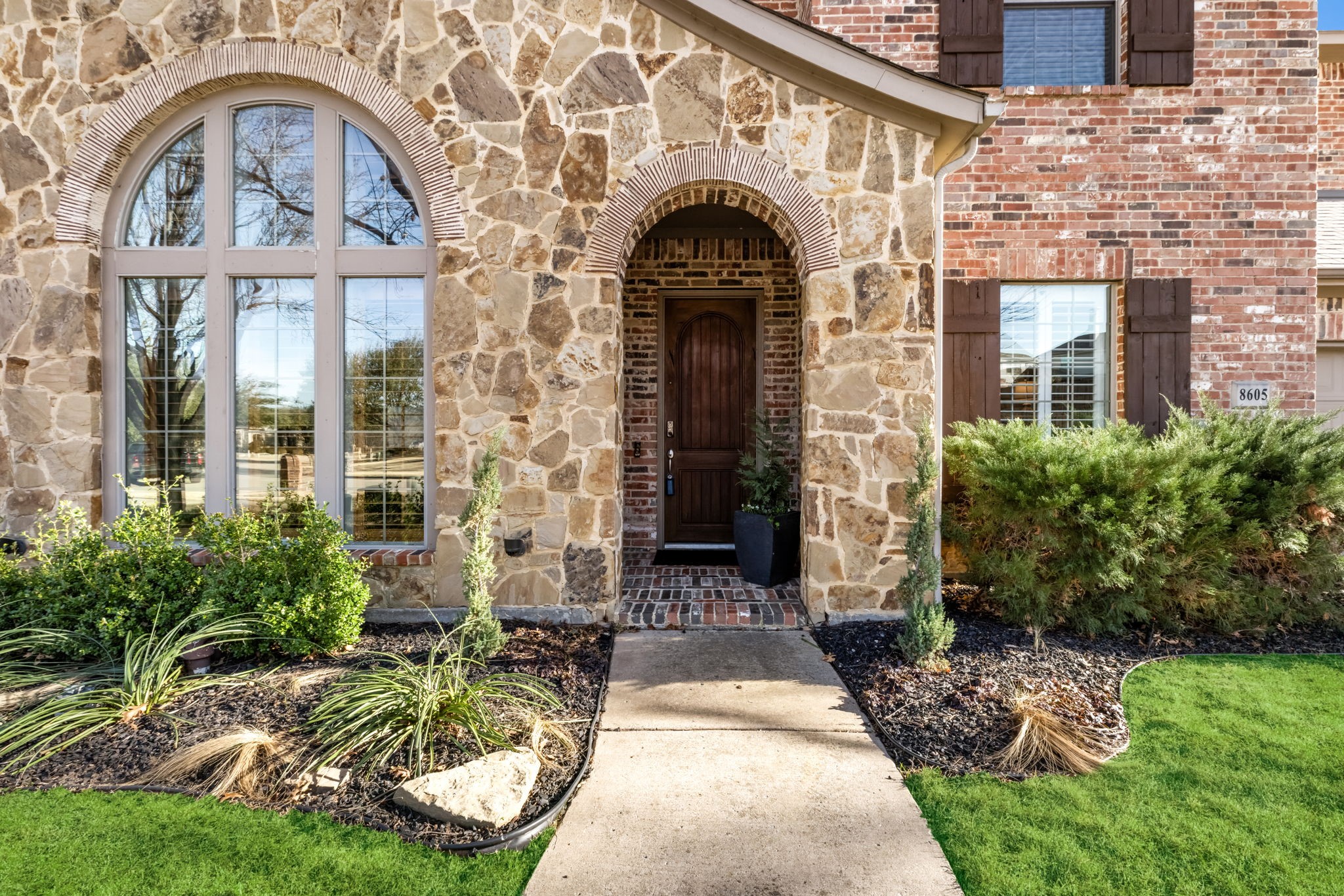 Property photo 02 of 8605 Herns Meadow Lane, Mckinney, TX 75071 | MLS #21173448