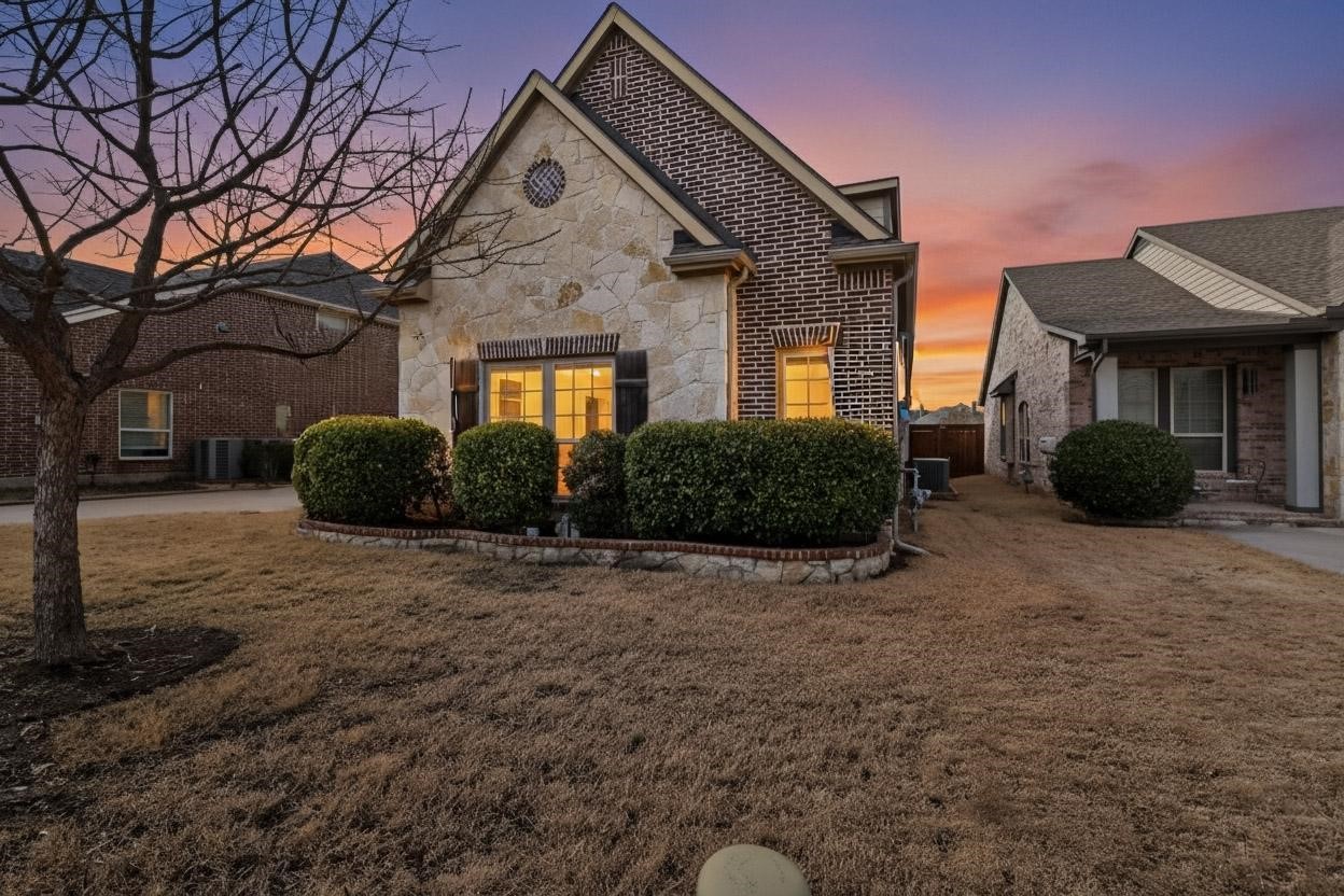 Property photo 03 of 7625 Ridgedale Court, Sachse, TX 75048 | MLS #21174253