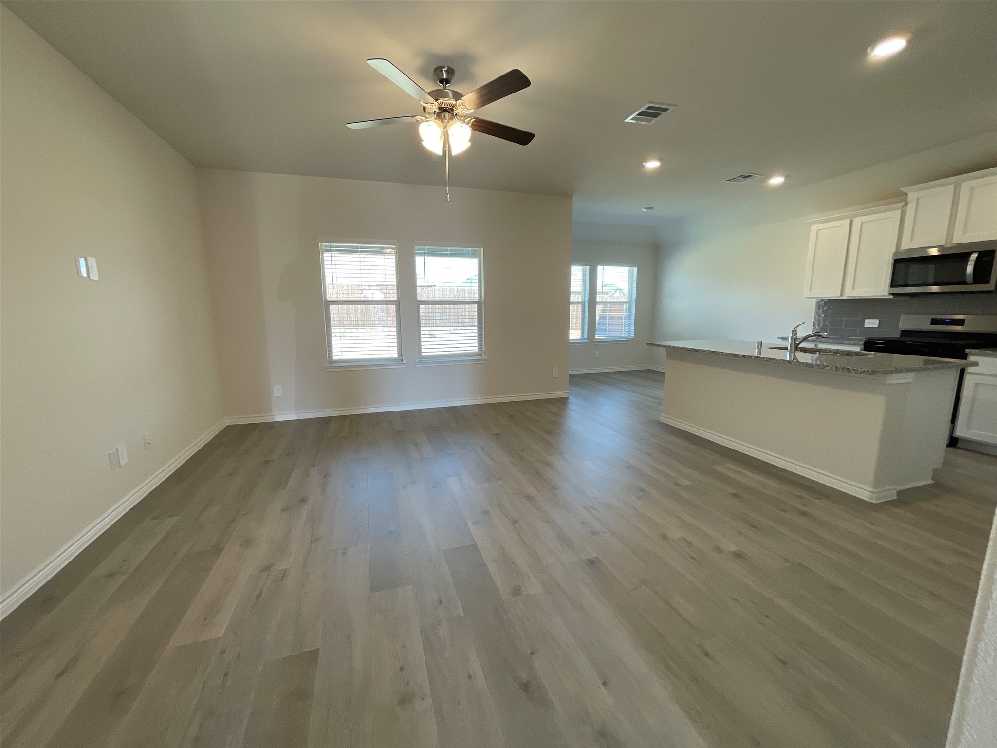 Property photo 03 of 769 Sunglow Way, Lavon, TX 75166 | MLS #21174557