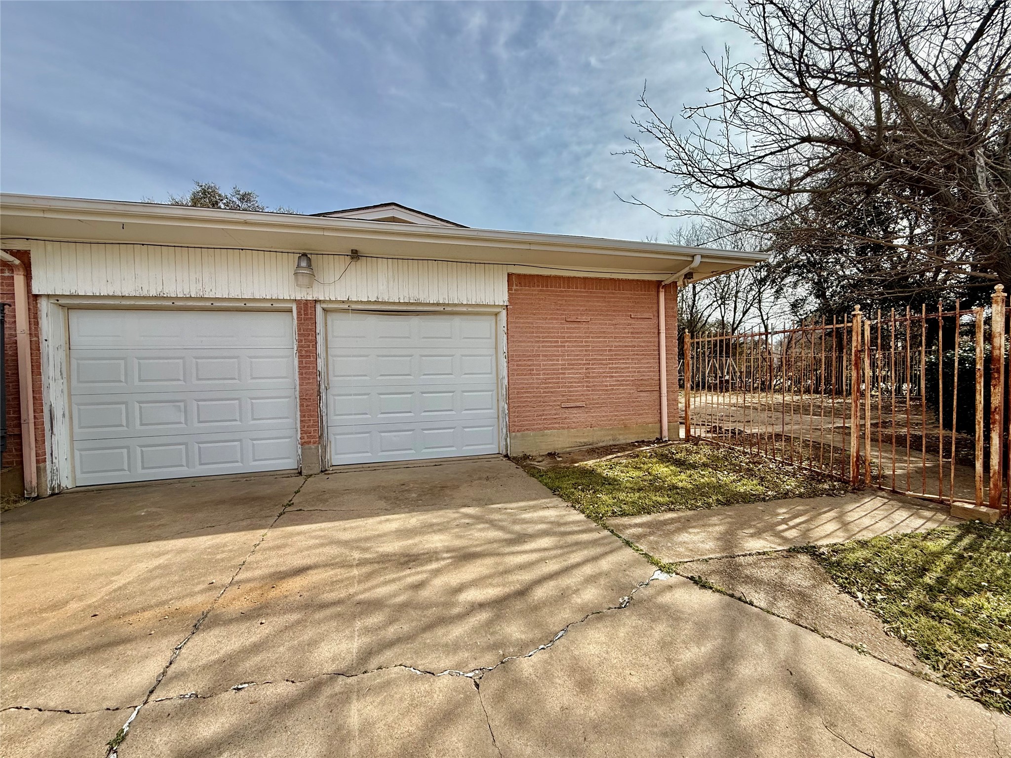 Property photo 02 of 2300 SE 11th Street Mineral, Wells, TX 76067 | MLS #21175851