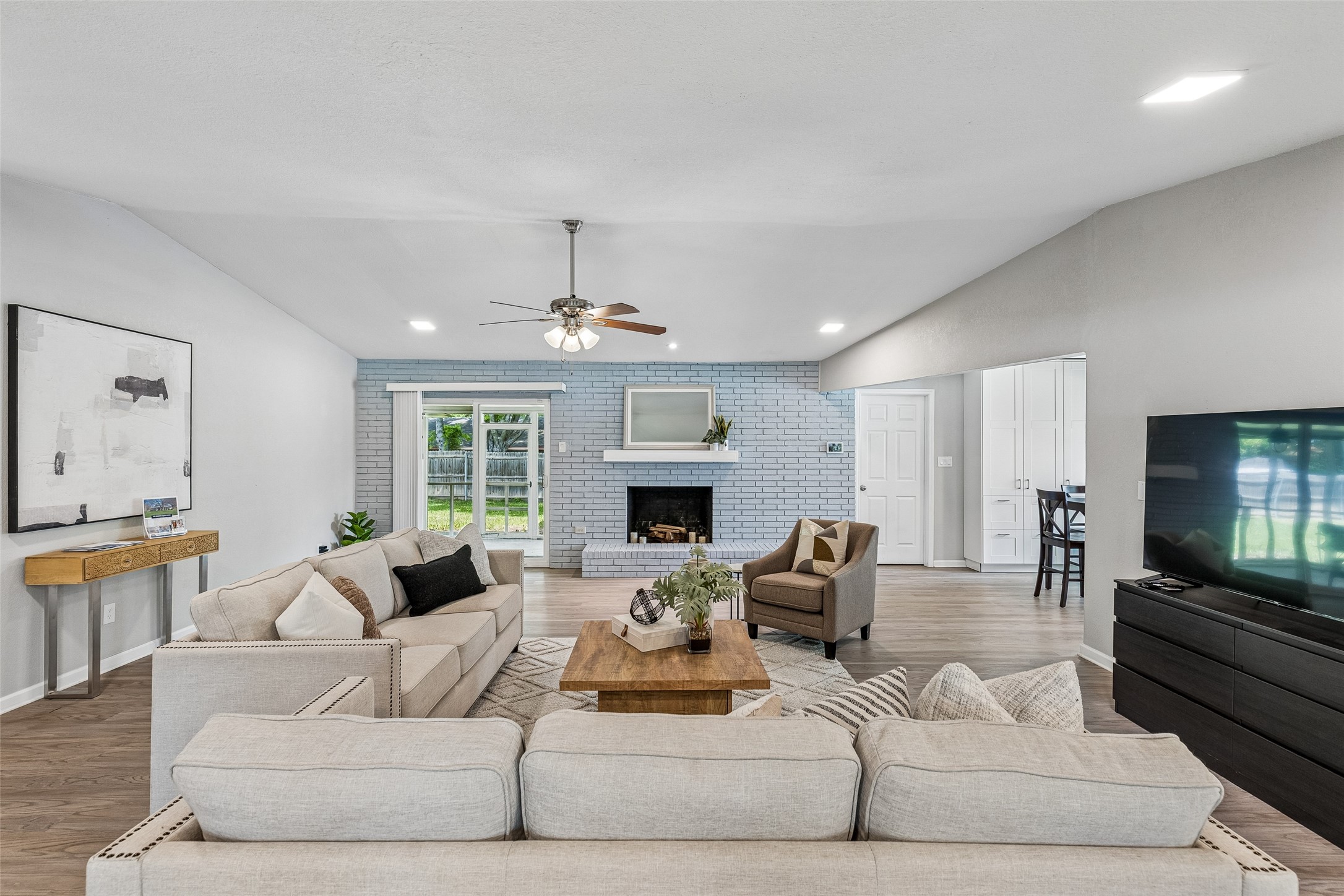 605 Meadow Heath Circle, Dallas, TX, 75232