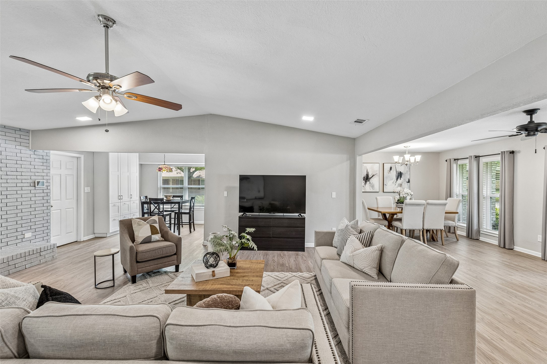 605 Meadow Heath Circle, Dallas, TX, 75232