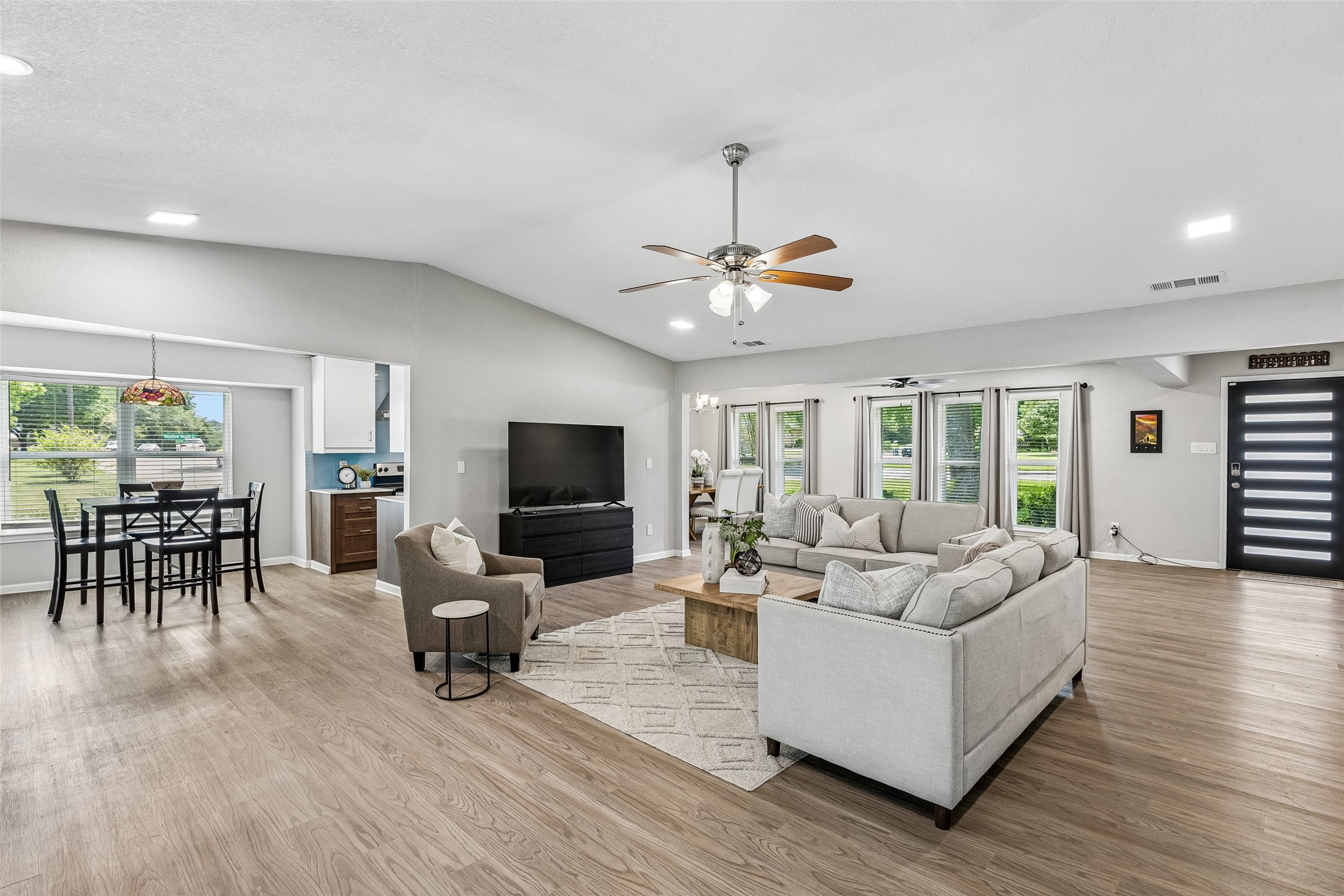 605 Meadow Heath Circle, Dallas, TX, 75232