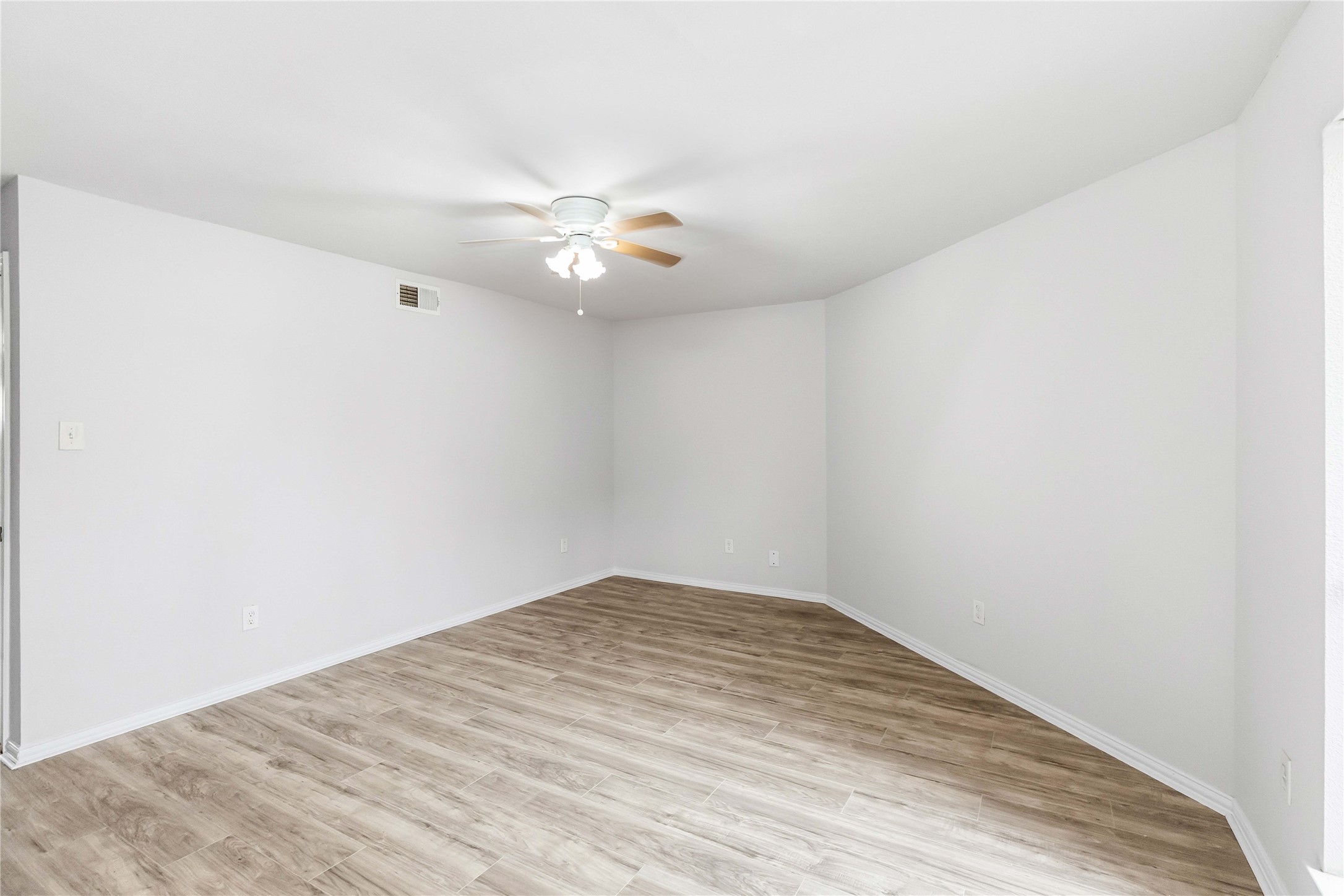 9809 Walnut Street UNIT&nbsp;E-107, Dallas, TX, 75243
