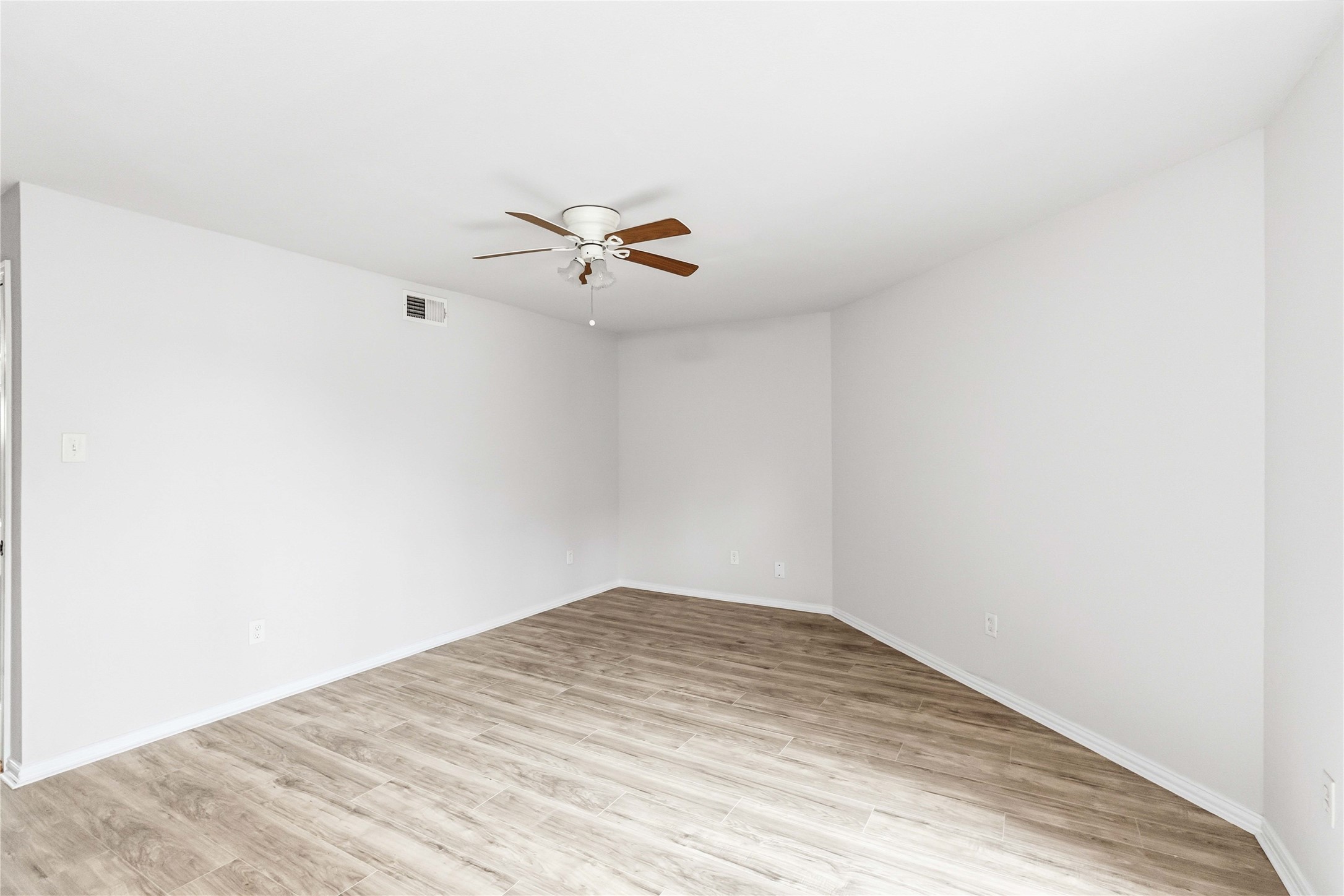 9809 Walnut Street UNIT&nbsp;E-107, Dallas, TX, 75243