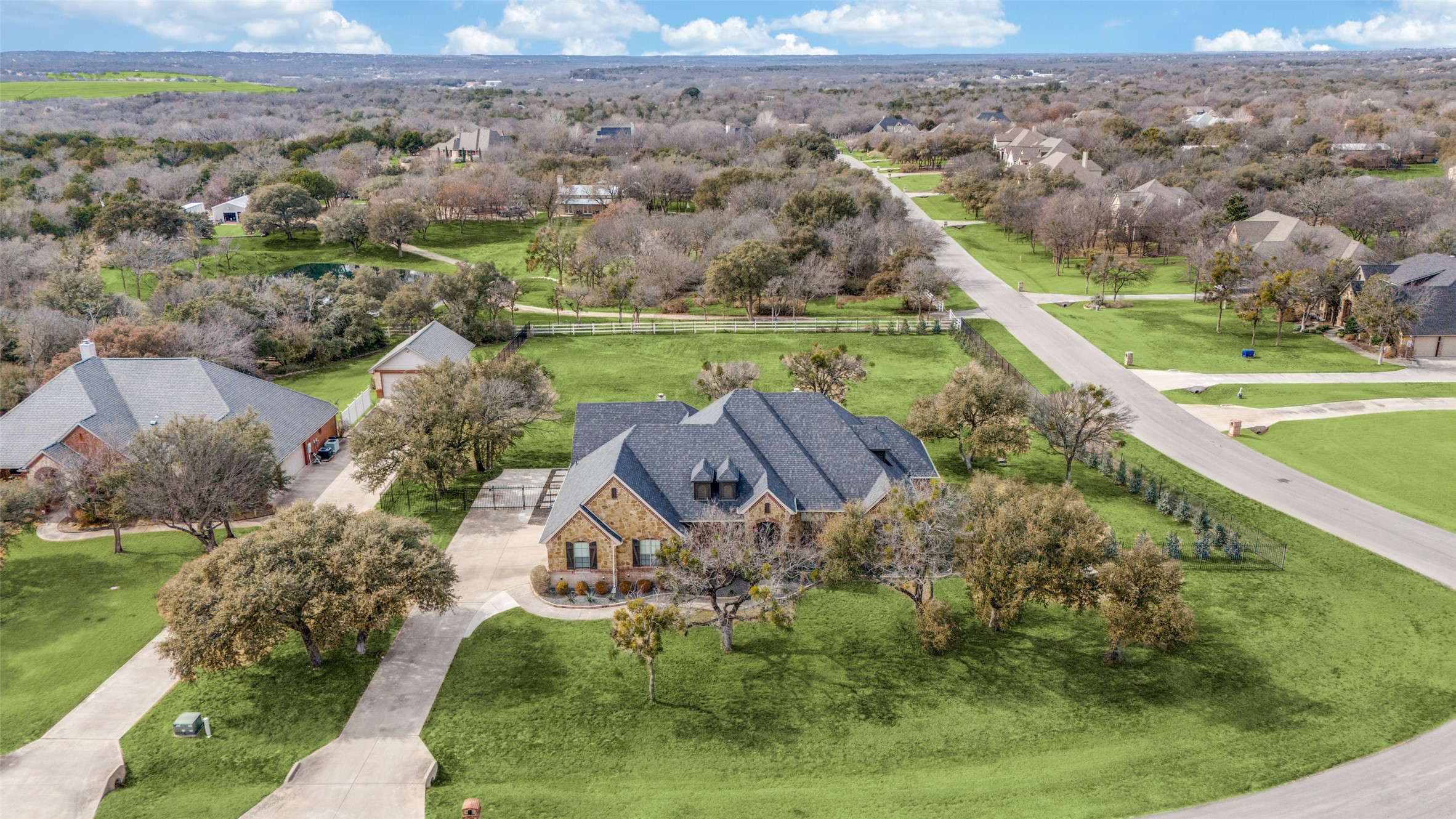 Property photo 01 of 10009 Allen Mill Court Fort, Worth, TX 76135 | MLS #21176489