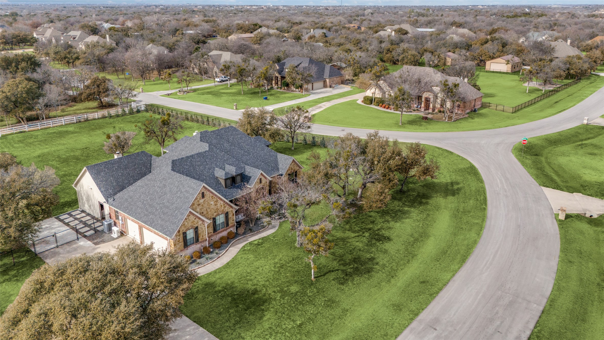 Property photo 03 of 10009 Allen Mill Court Fort, Worth, TX 76135 | MLS #21176489