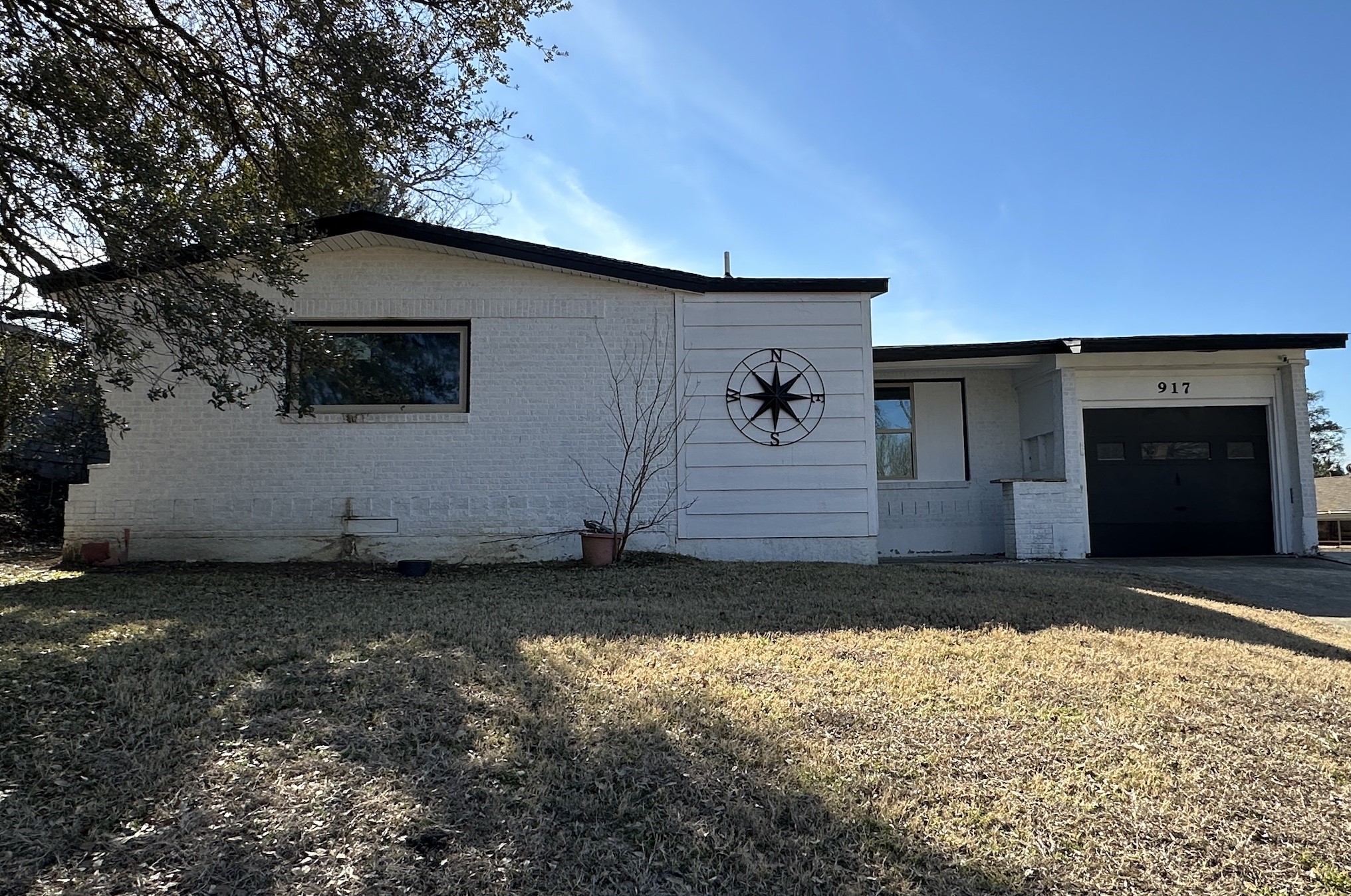 Property photo 01 of 917 NW 8th Street Grand, Prairie, TX 75050 | MLS #21176703