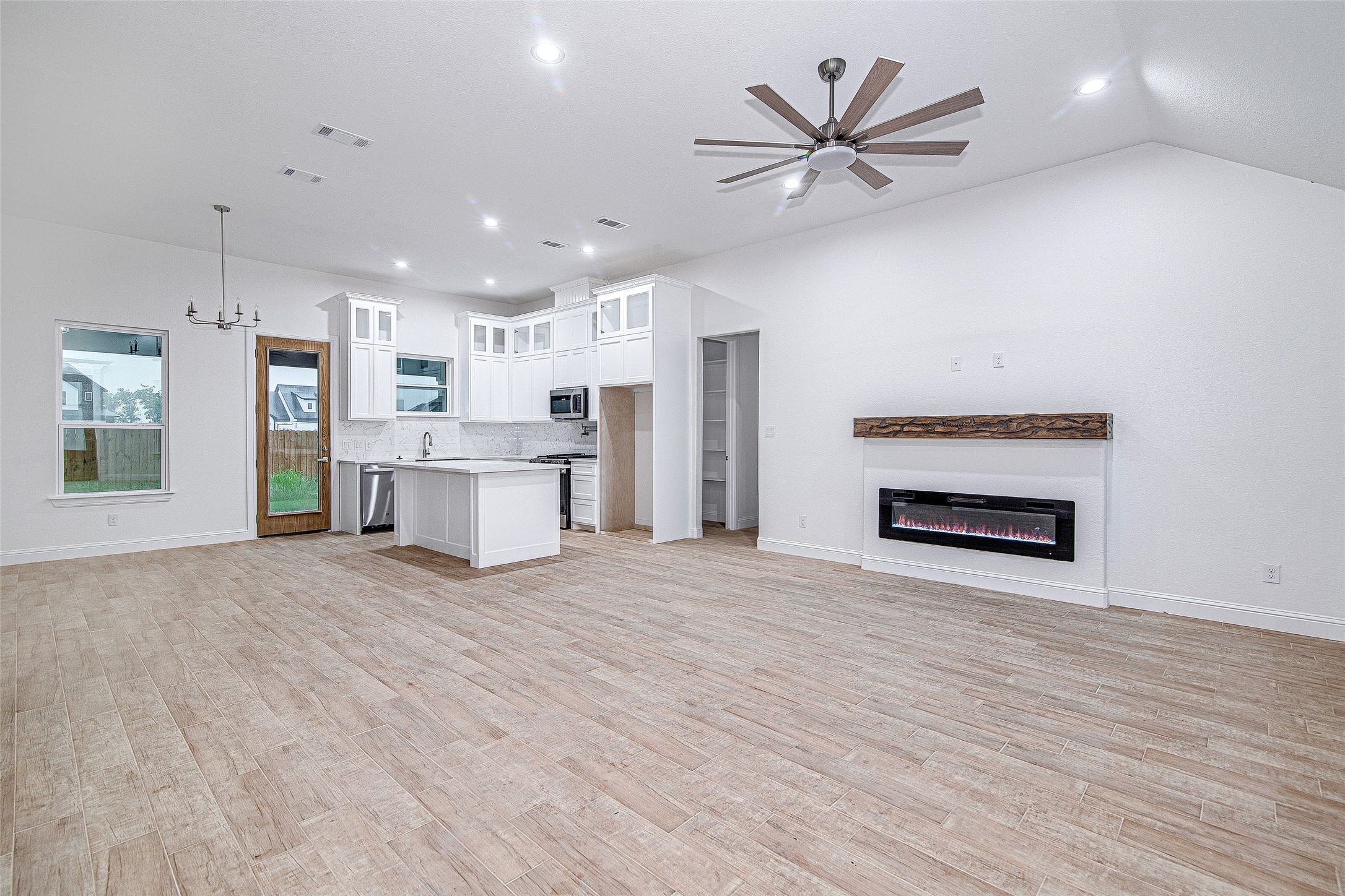 204 High Ridge Court, Godley, TX, 76044