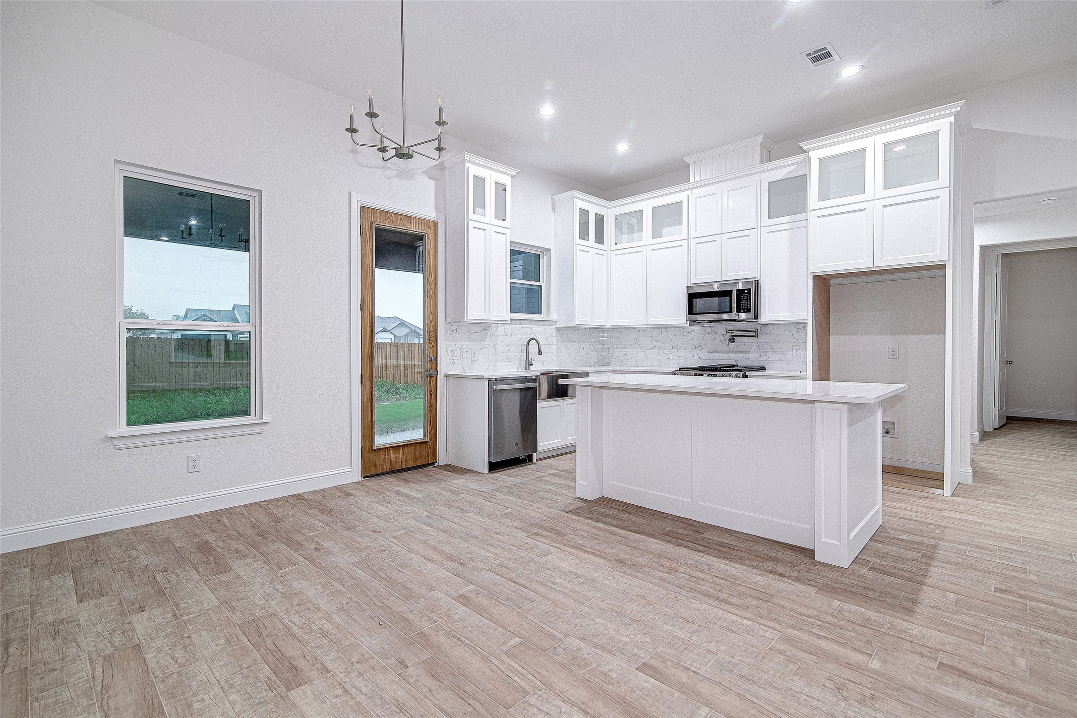 204 High Ridge Court, Godley, TX, 76044