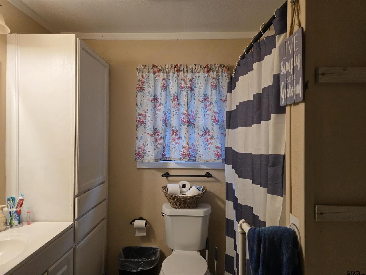 300 Walnut, Naples, TX, 75568