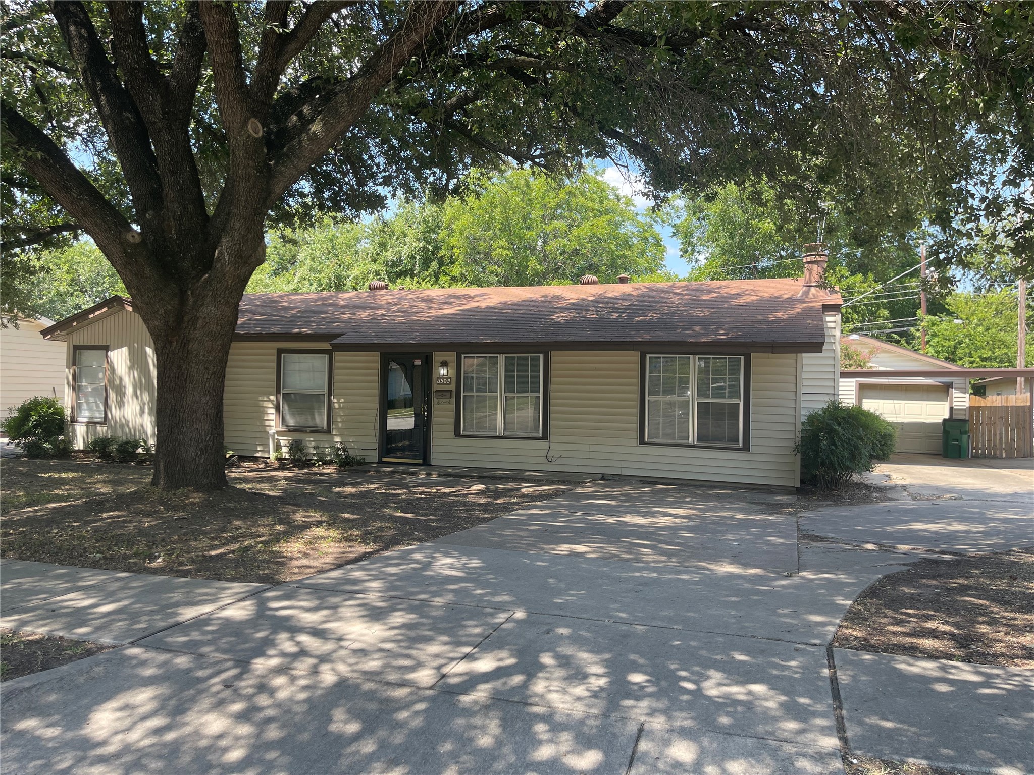 Property photo 02 of 3509 Glenda Street Haltom, City, TX 76117 | MLS #21177982