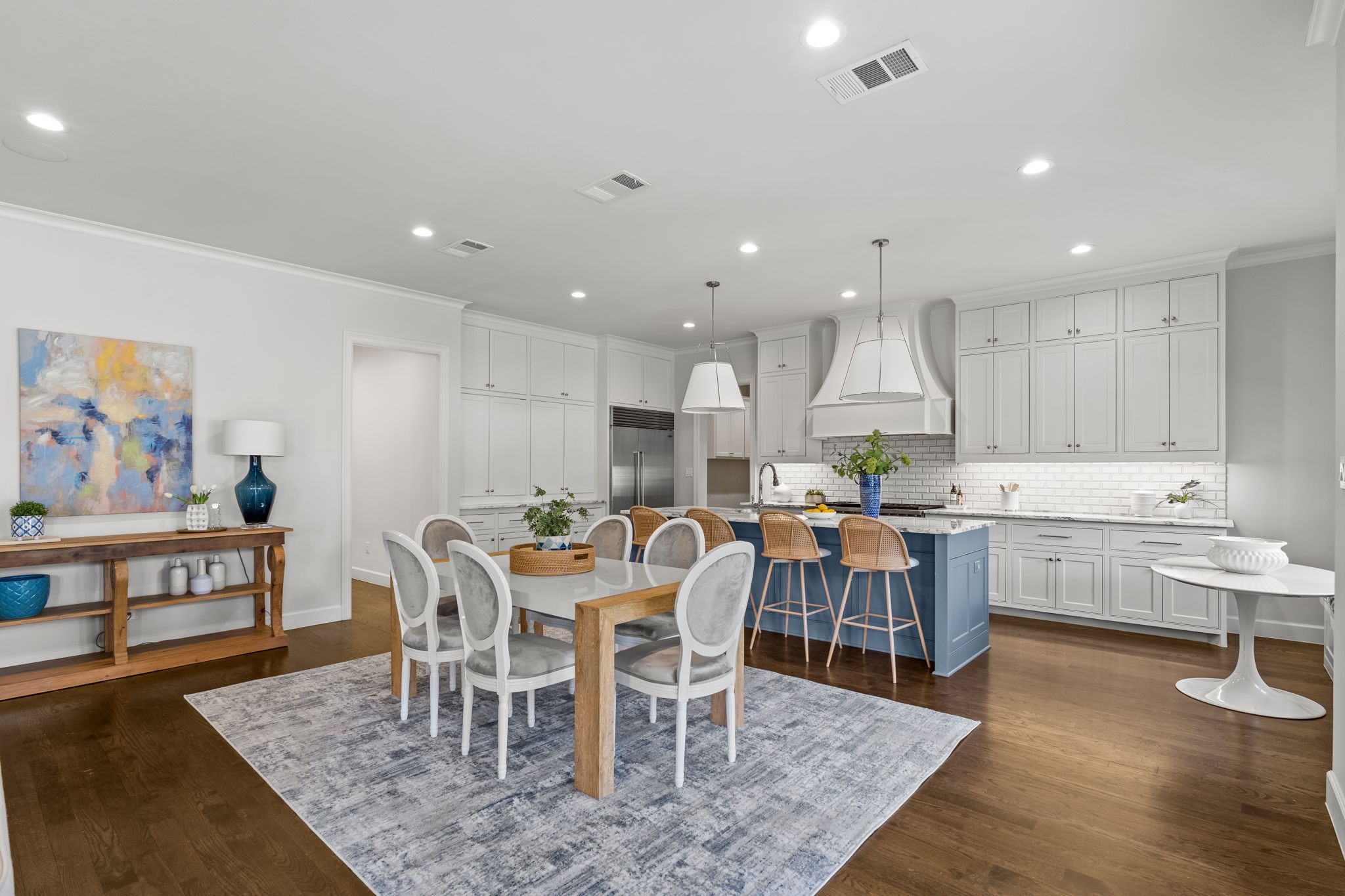 7137 Meadow Lake Avenue, Dallas, TX, 75214