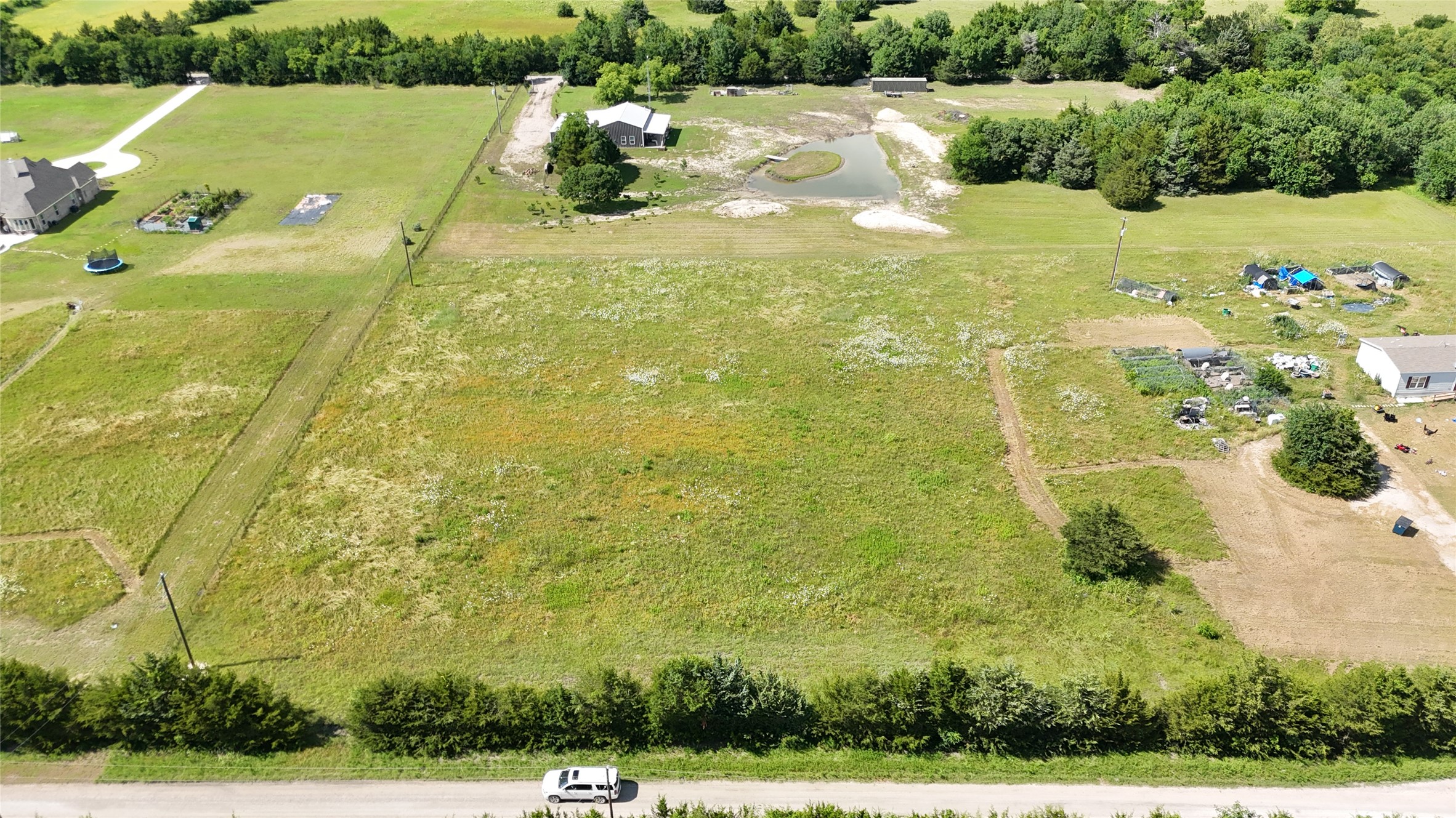 Property photo 02 of 1676 County Road 4668, Trenton, TX 75490 | MLS #21178666