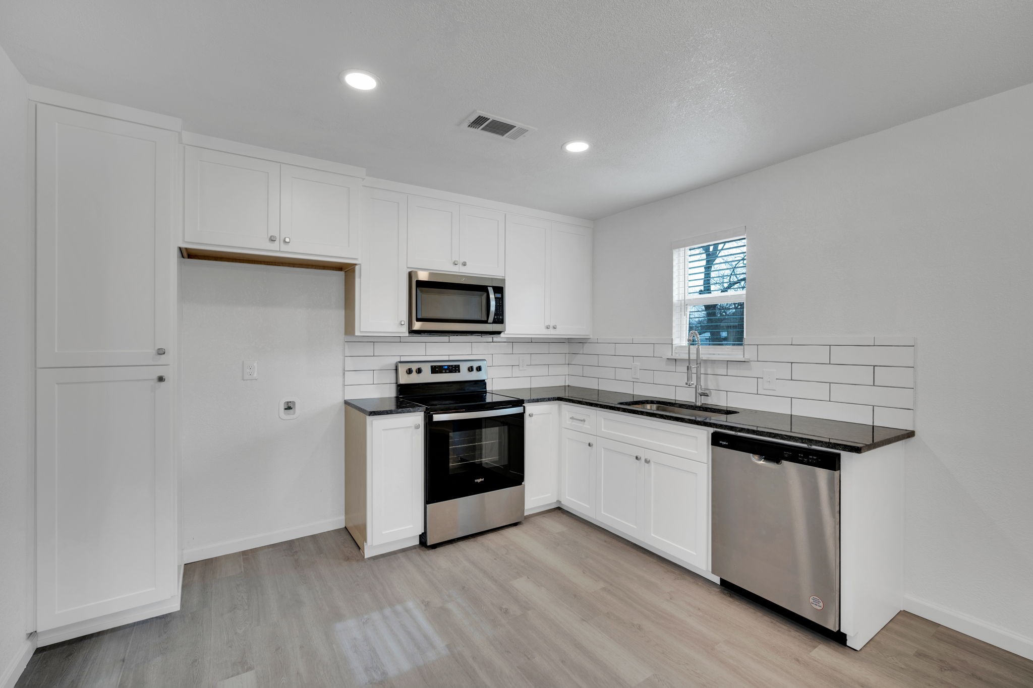 616 Sabine Avenue, Cleburne, TX, 76031