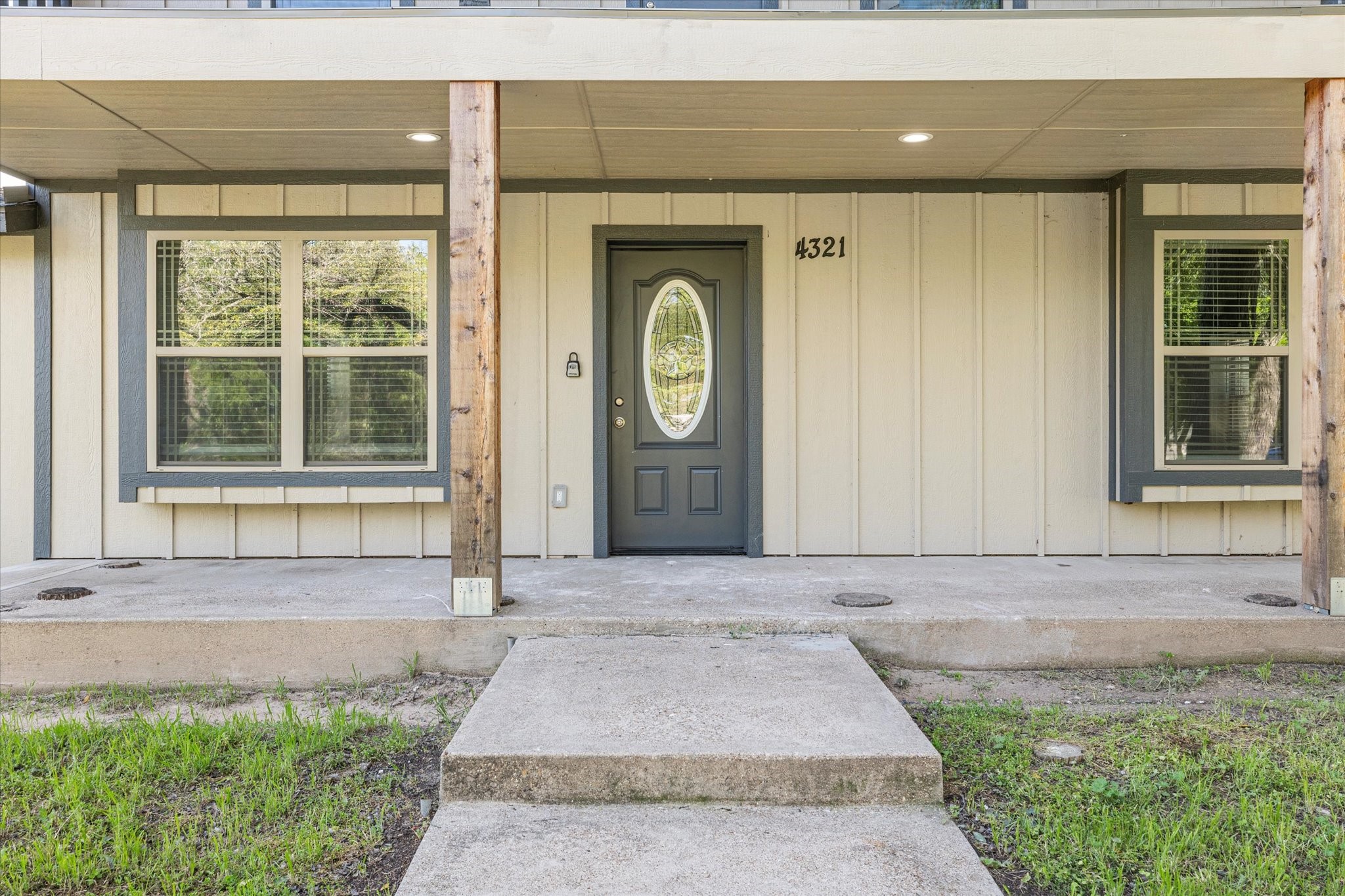 Property photo 04 of 4321 Green Oak Drive, Granbury, TX 76048 | MLS #21180325