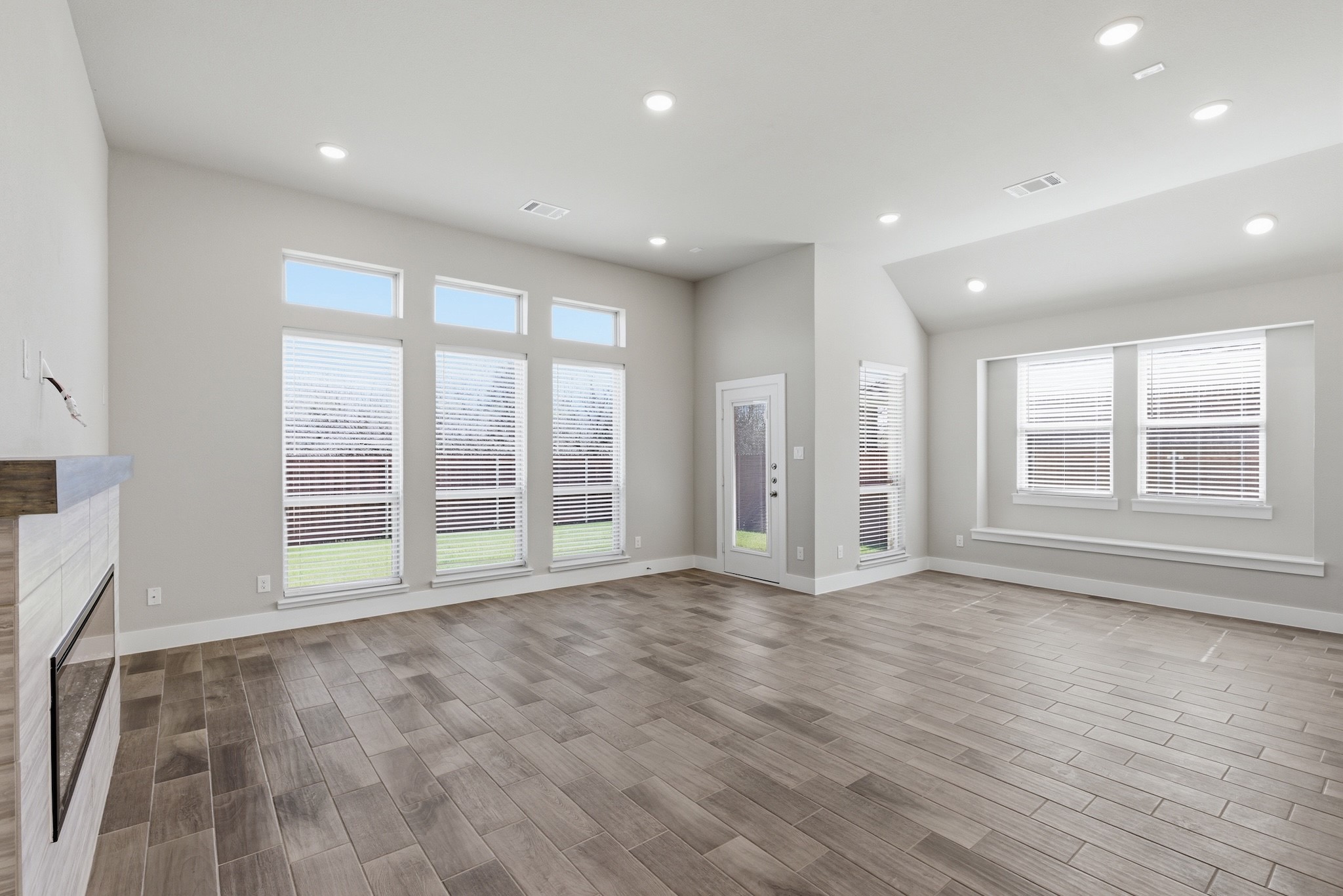 Property photo 04 of 7016 Capanna Trail Grand, Prairie, TX 75054 | MLS #21180387