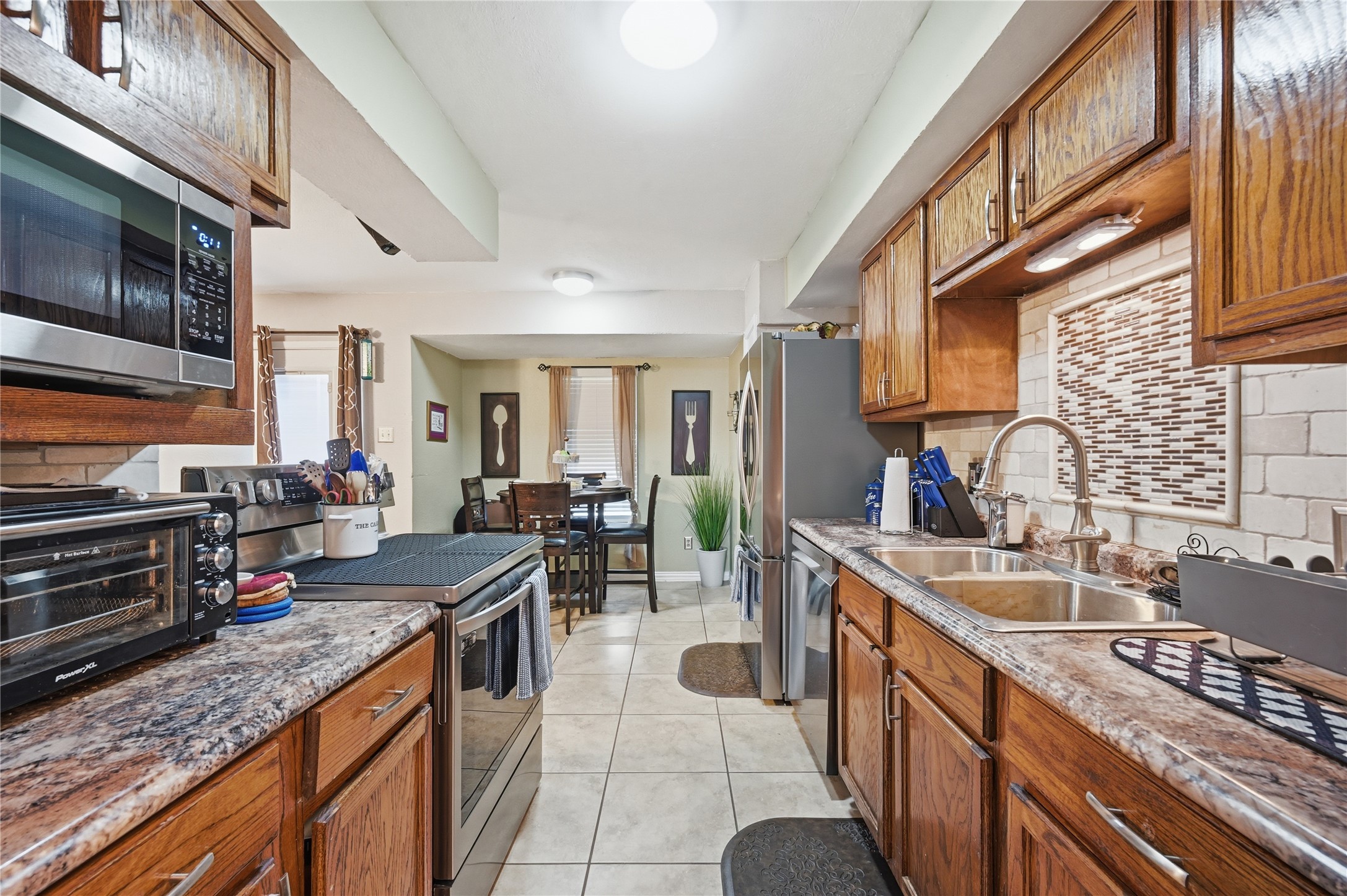 6805 Wagonet Road, Forest Hill, TX, 76140