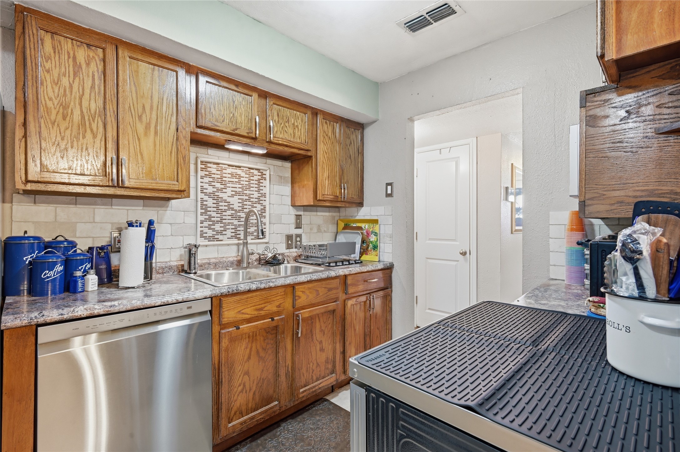 6805 Wagonet Road, Forest Hill, TX, 76140