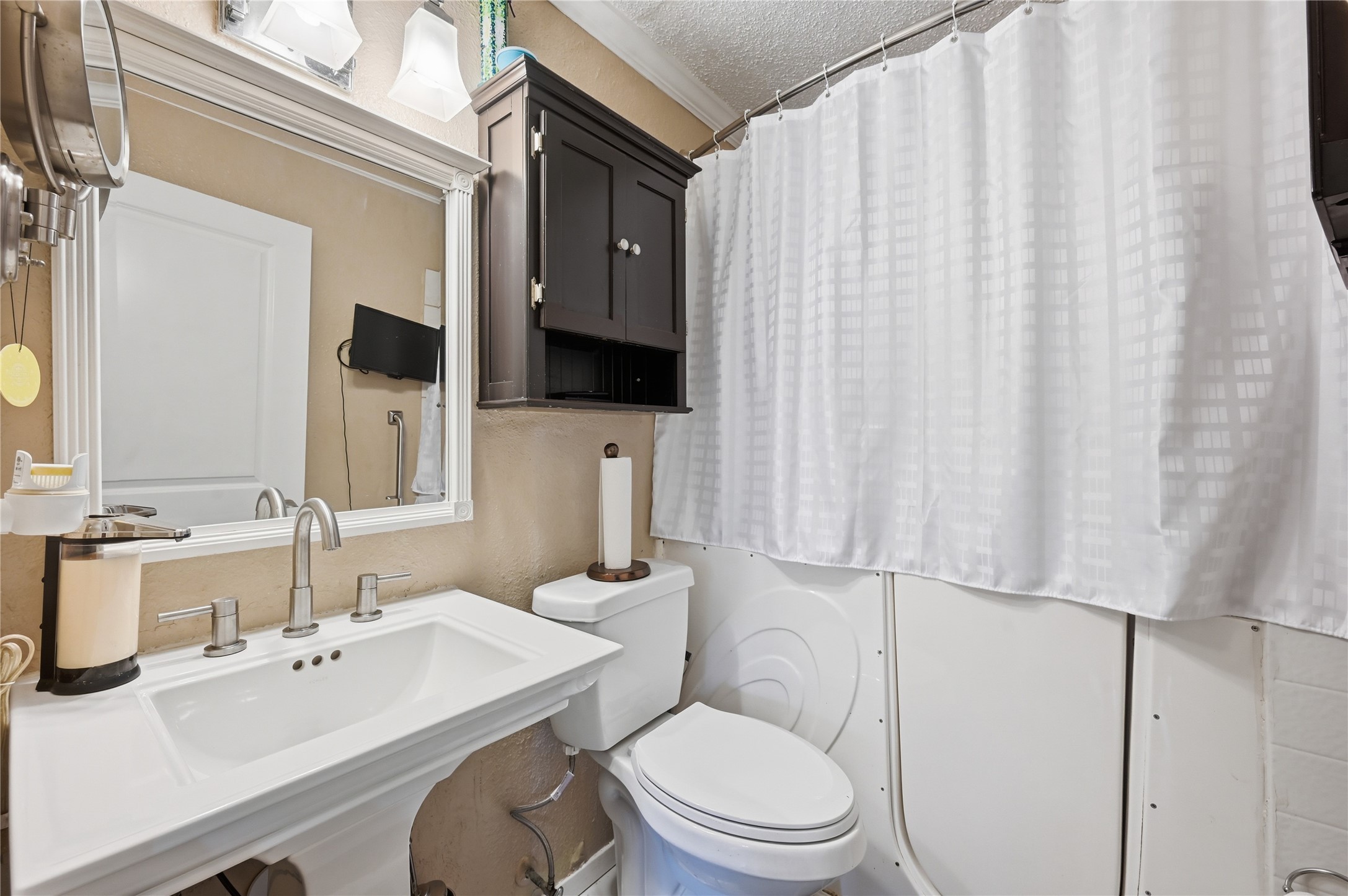 6805 Wagonet Road, Forest Hill, TX, 76140