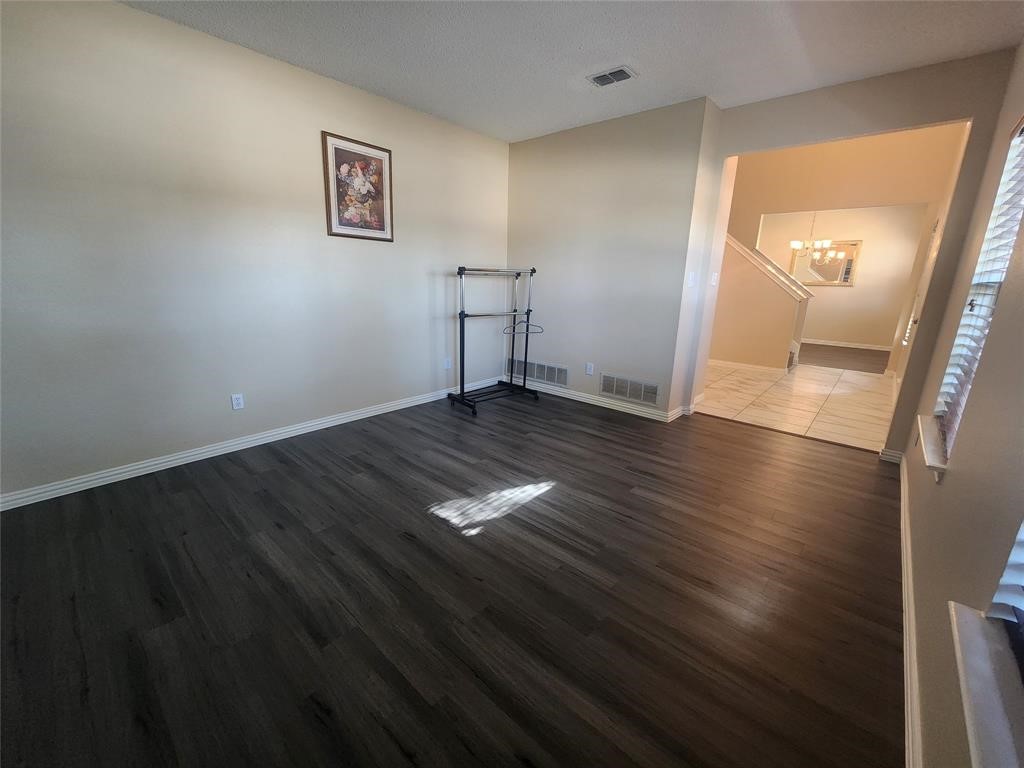 Property photo 04 of 1416 Poplar Drive, Mesquite, TX 75149 | MLS #21180539